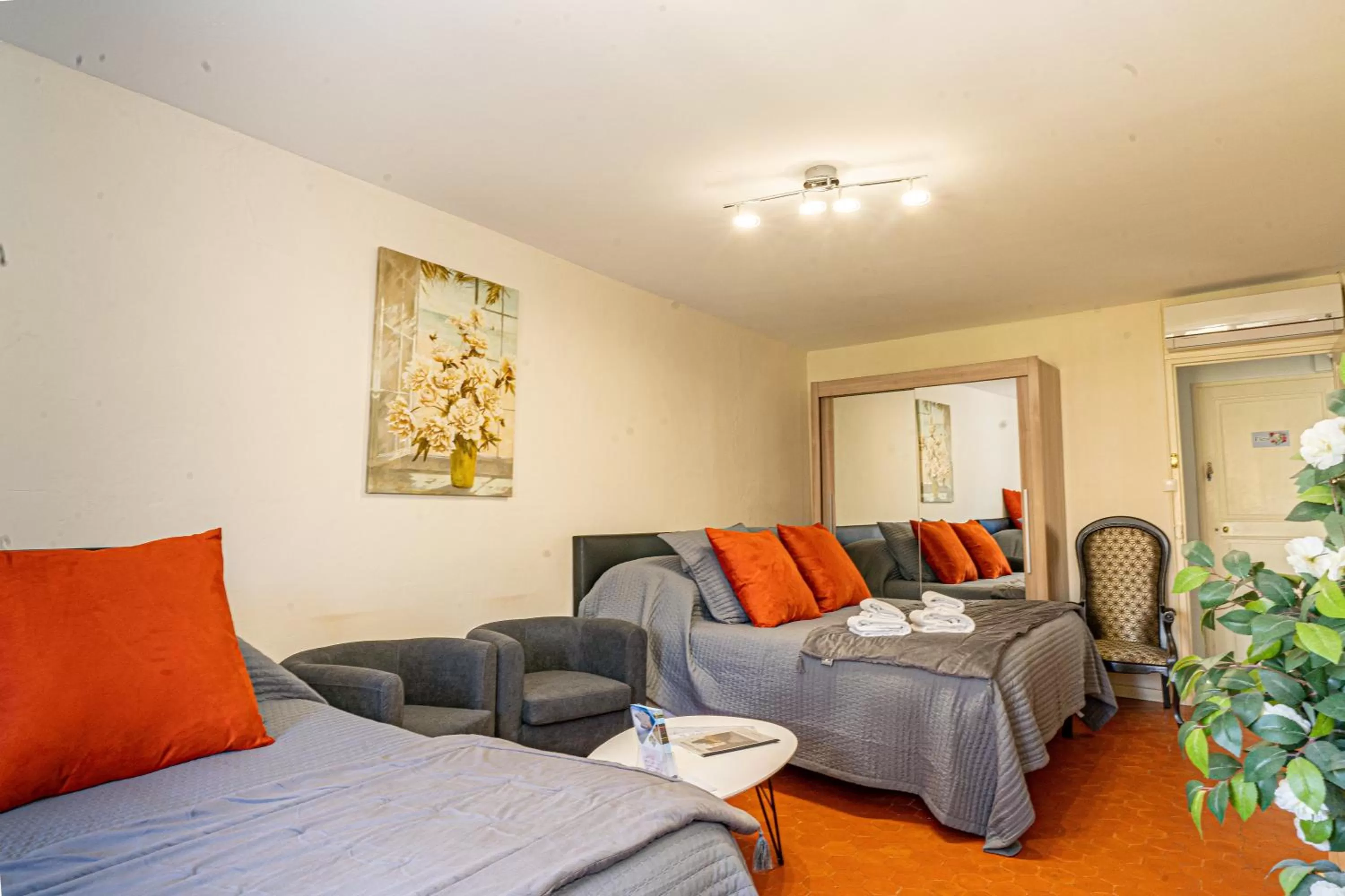 Property building in Domaine de l'Aufrene