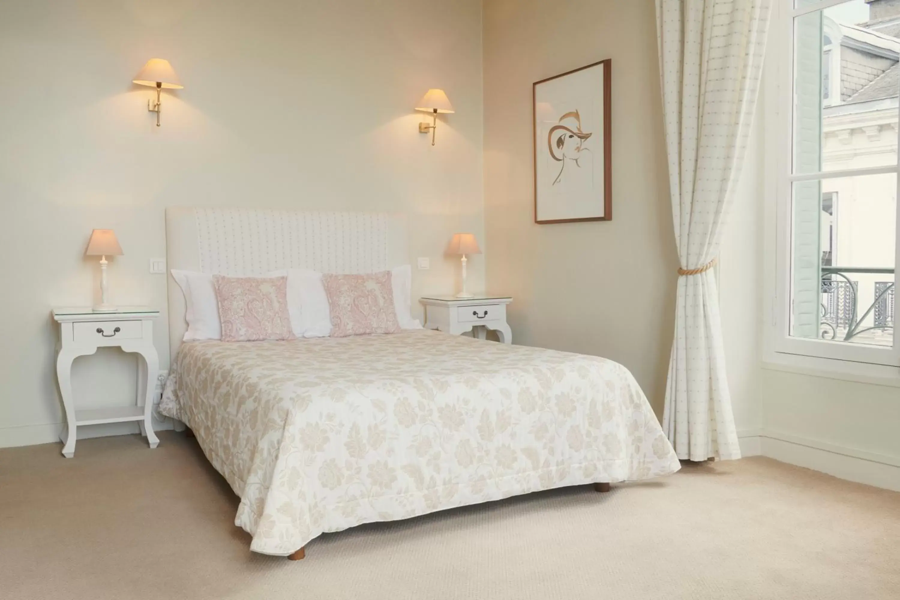 Small Double Room in Hôtel Bristol Pau Small Double Room in Hôtel Bristol Pau