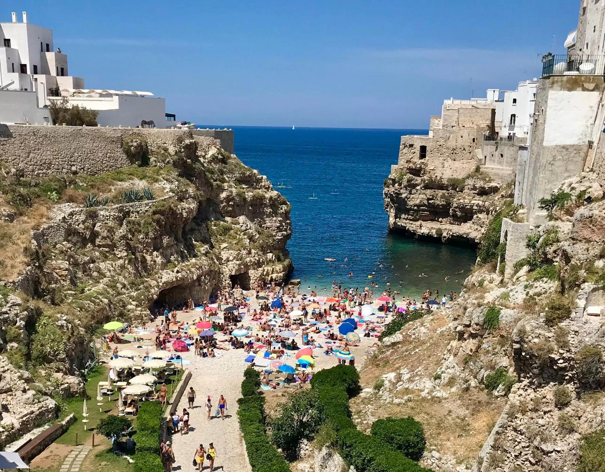 Neighbourhood in Amare il Mare