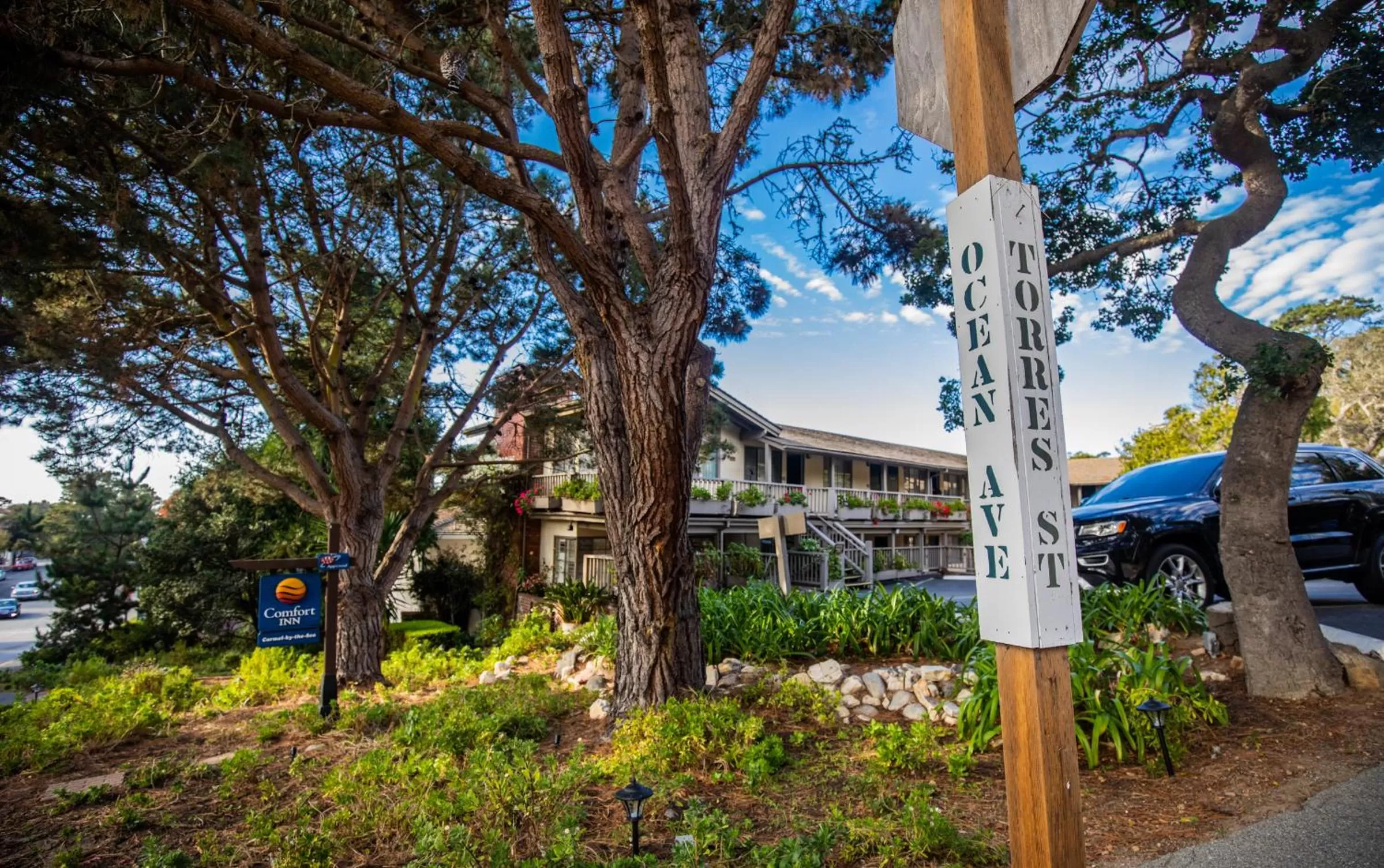 Property building in Comfort Inn Carmel By the Sea