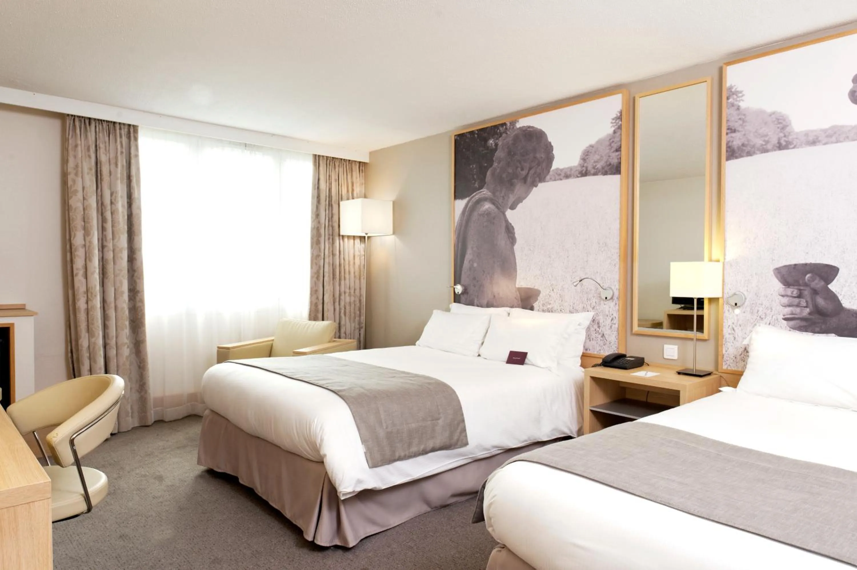 Photo of the whole room, Bed in Mercure Paris Velizy