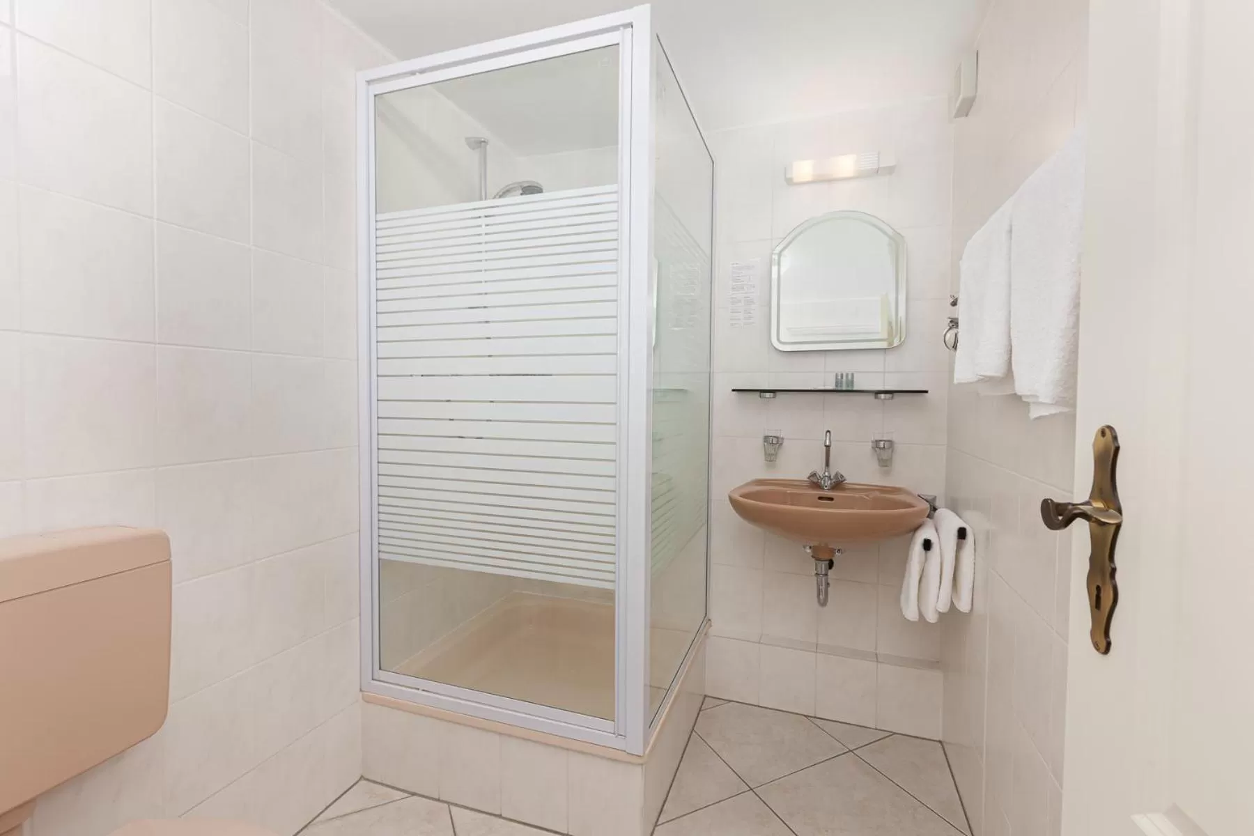 Shower in Hotel Landgasthof Hölzer