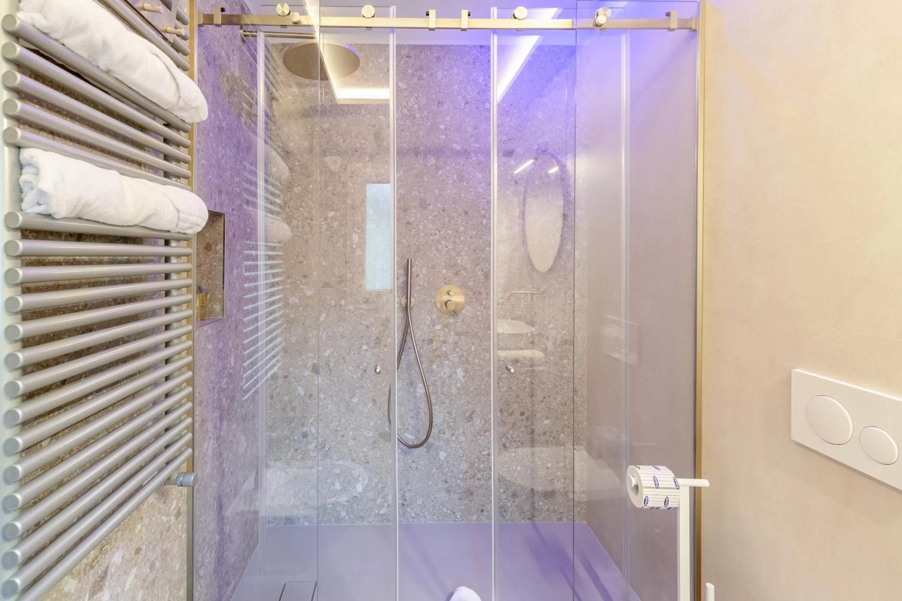 Shower, Bathroom in Dimora Le Torri - Boutique Luxury Suites in Florence Historic Centre - Adults Only