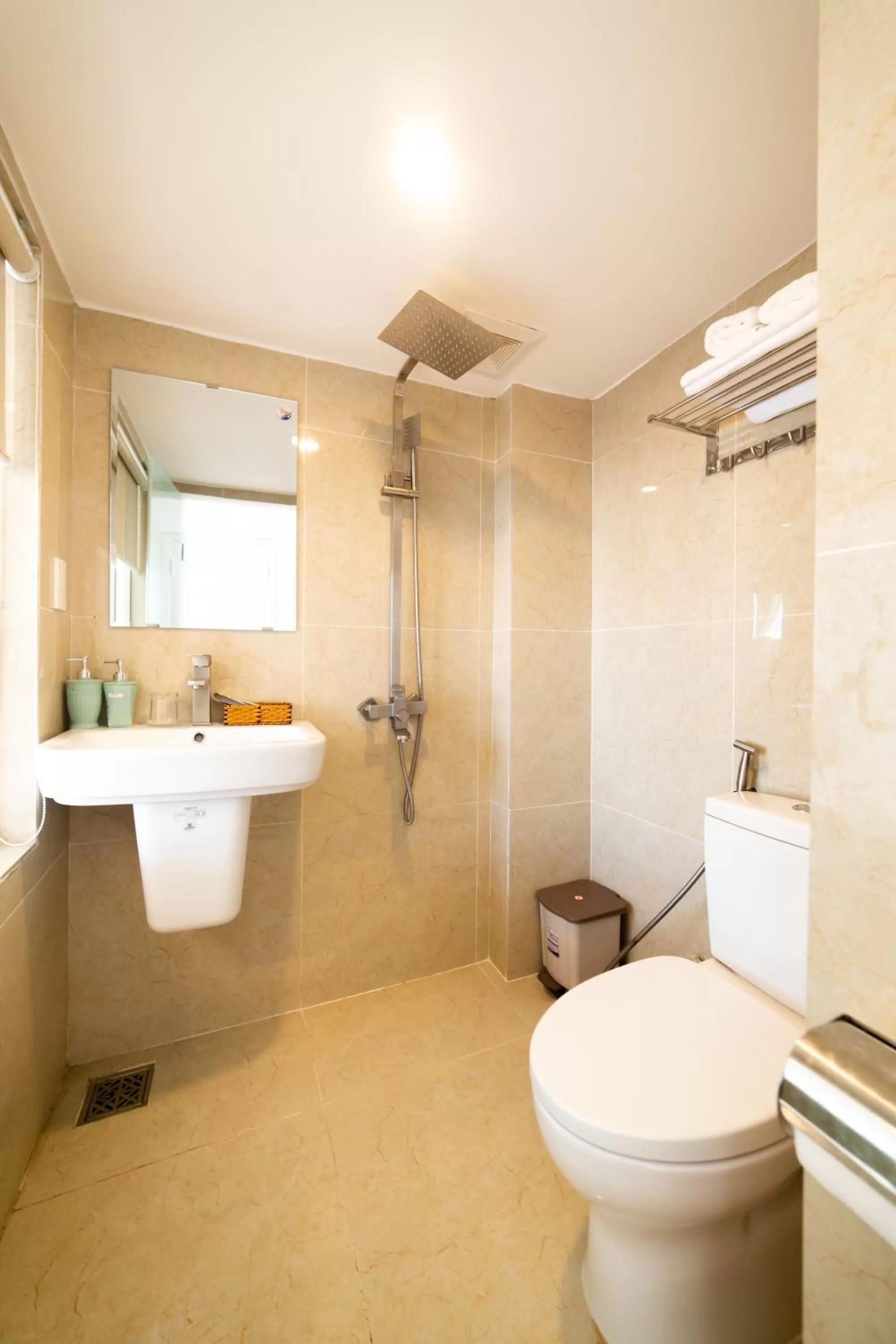 Shower in Ngàn Phố Studio & Love Hotel