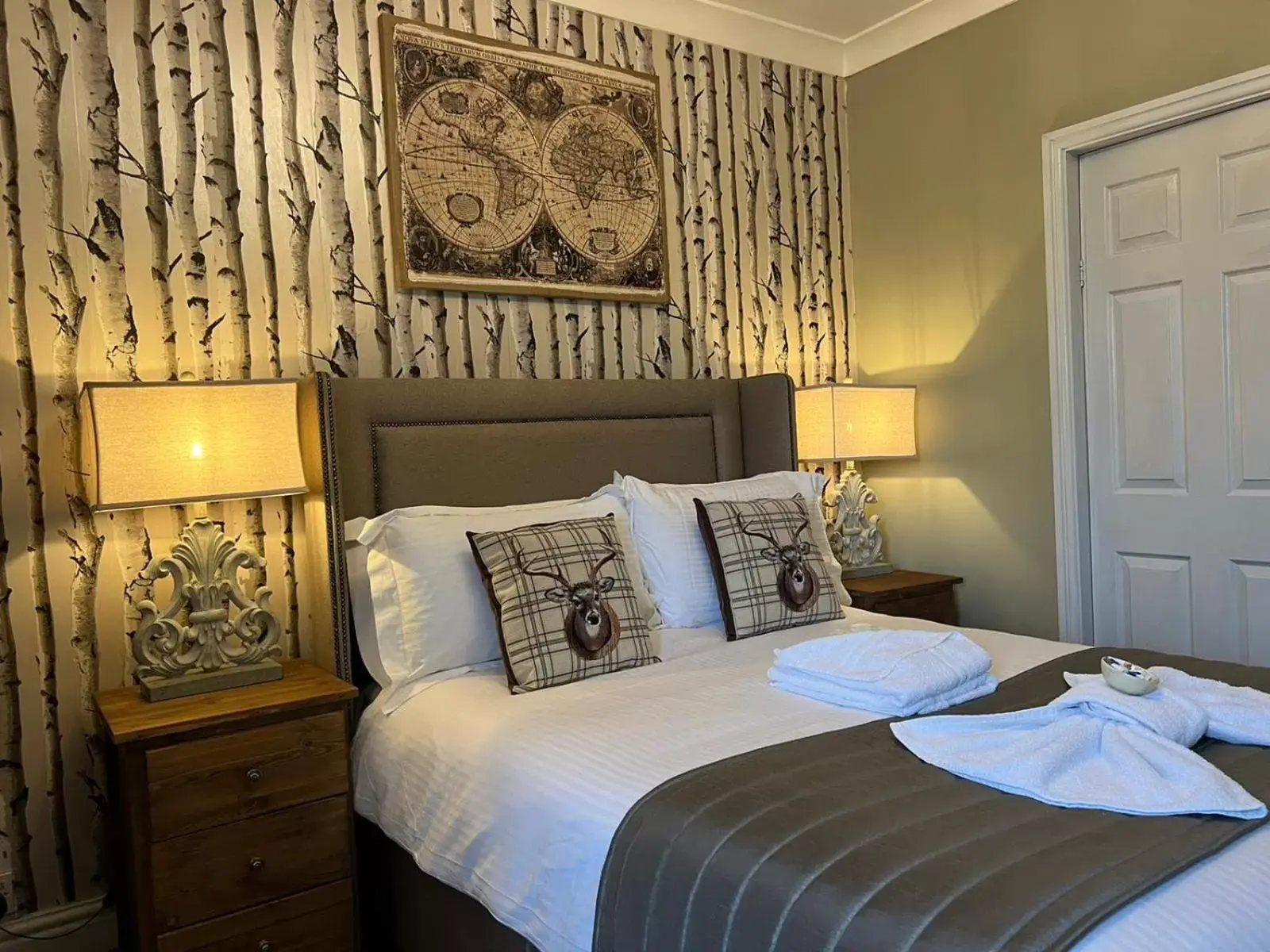 Double Room in McGraths Hotel & Public Bar Double Room in McGraths Hotel & Public Bar