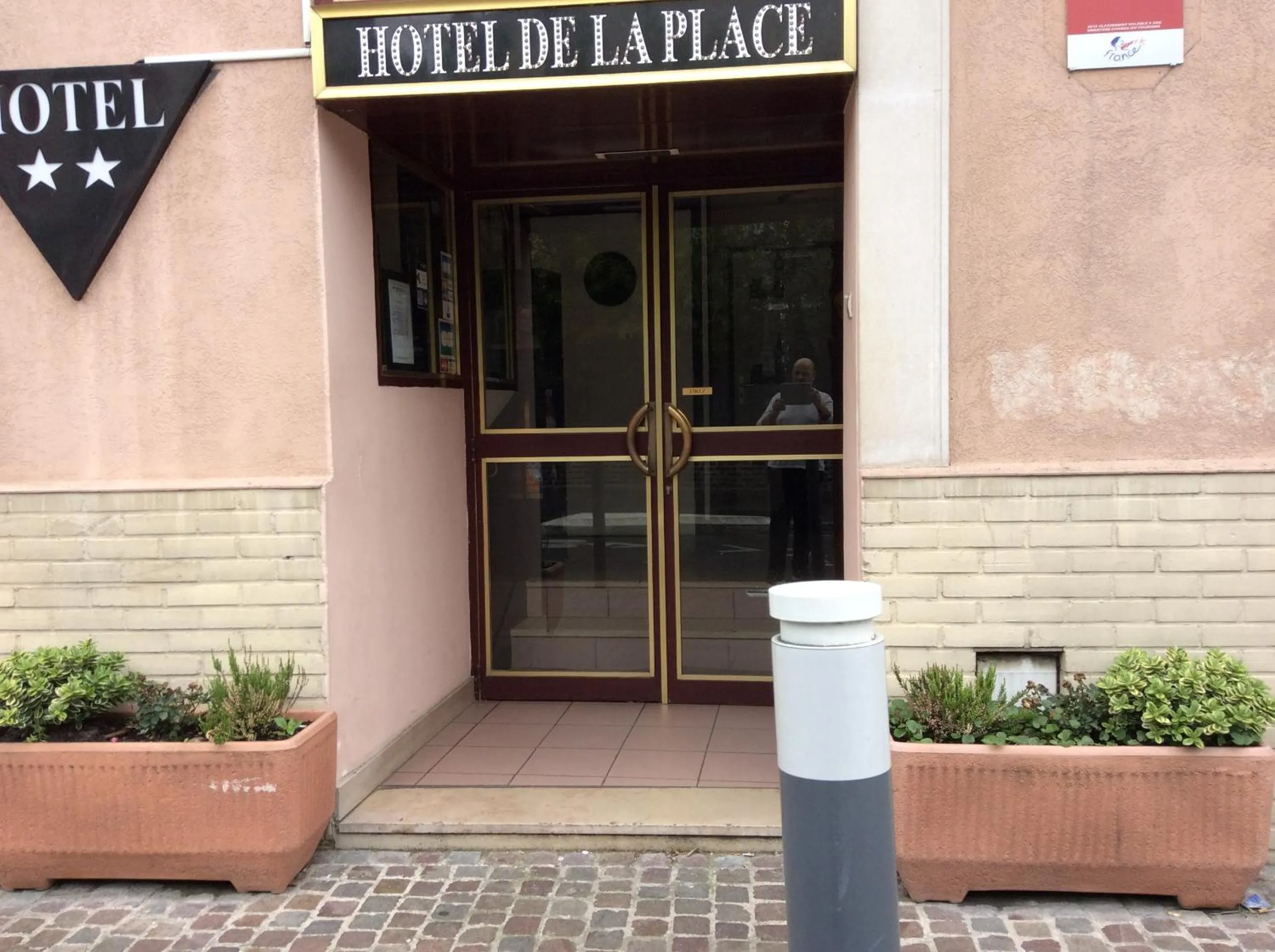 Facade/entrance in Hotel De La Place