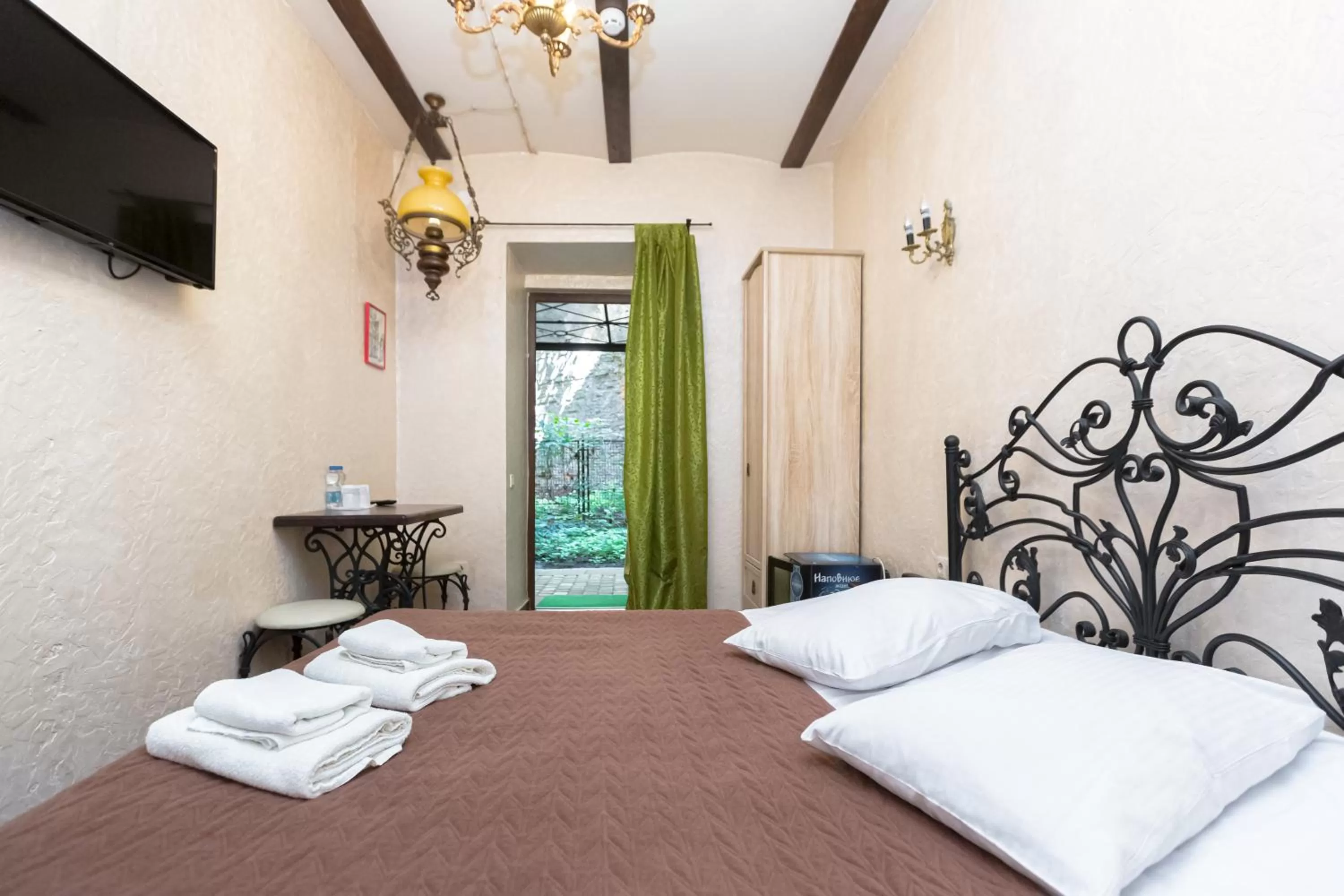 Photo of the whole room, Bed in Staryi Krakiv