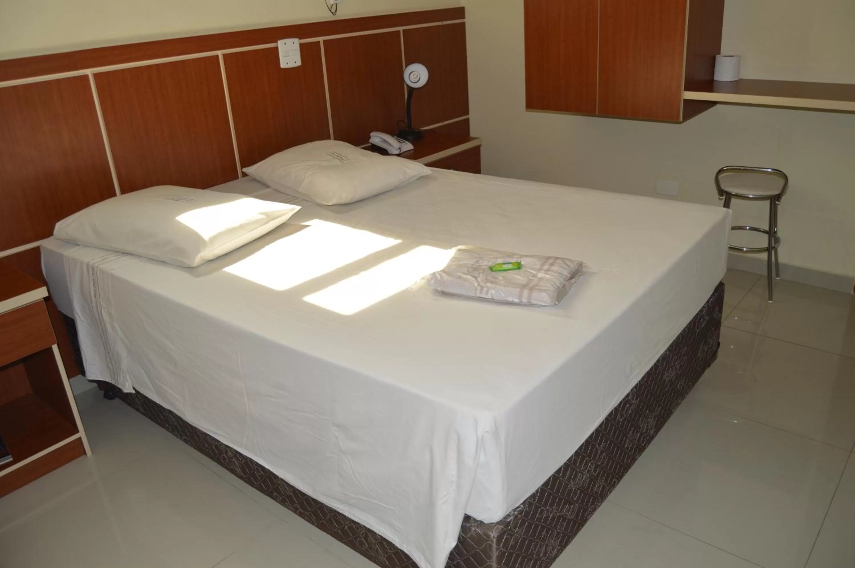  Double Room with Fan(1 Double bed) in Aero Plaza Hotel