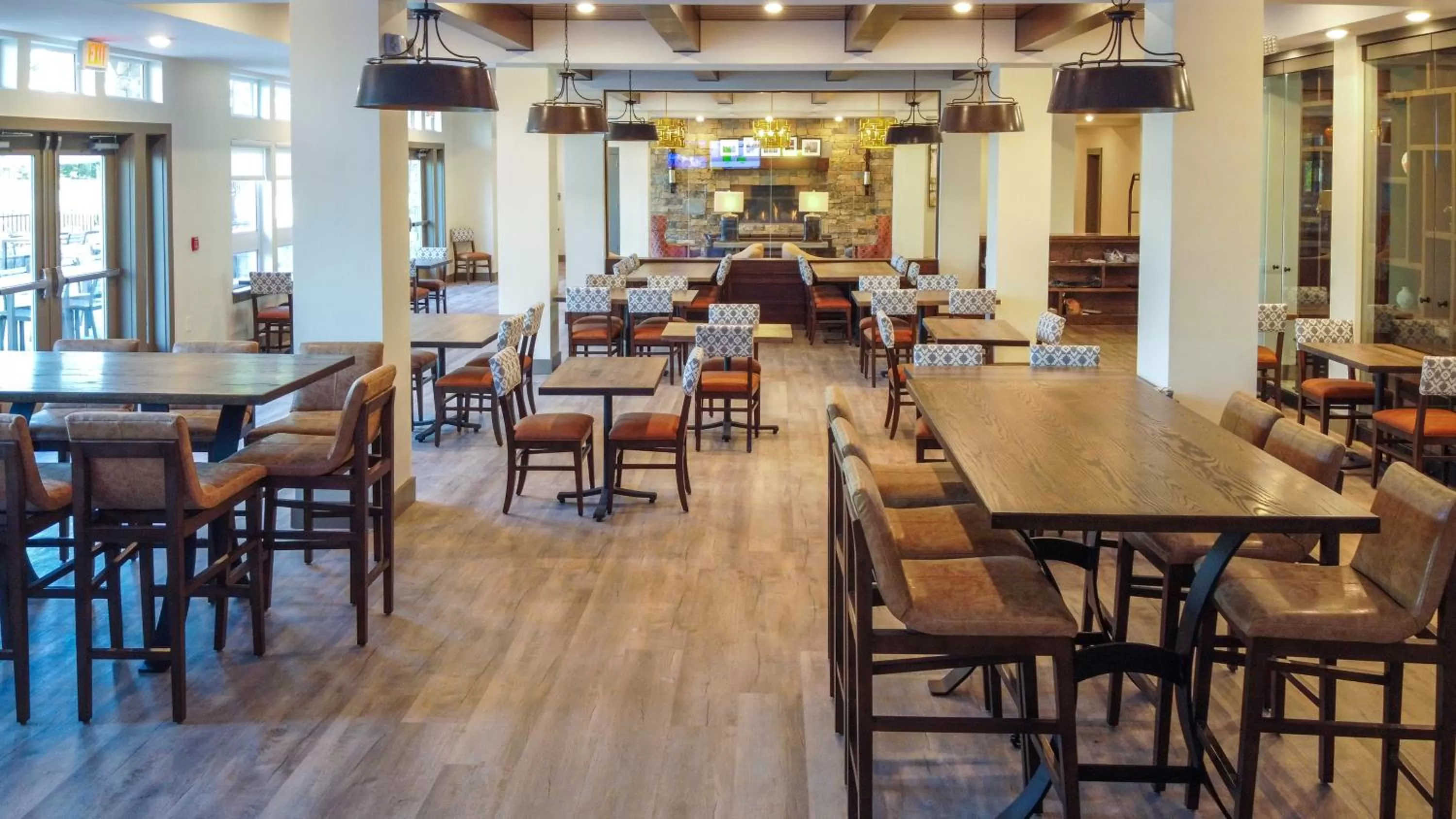 Restaurant/places to eat in Lakeside Lodge Clemson