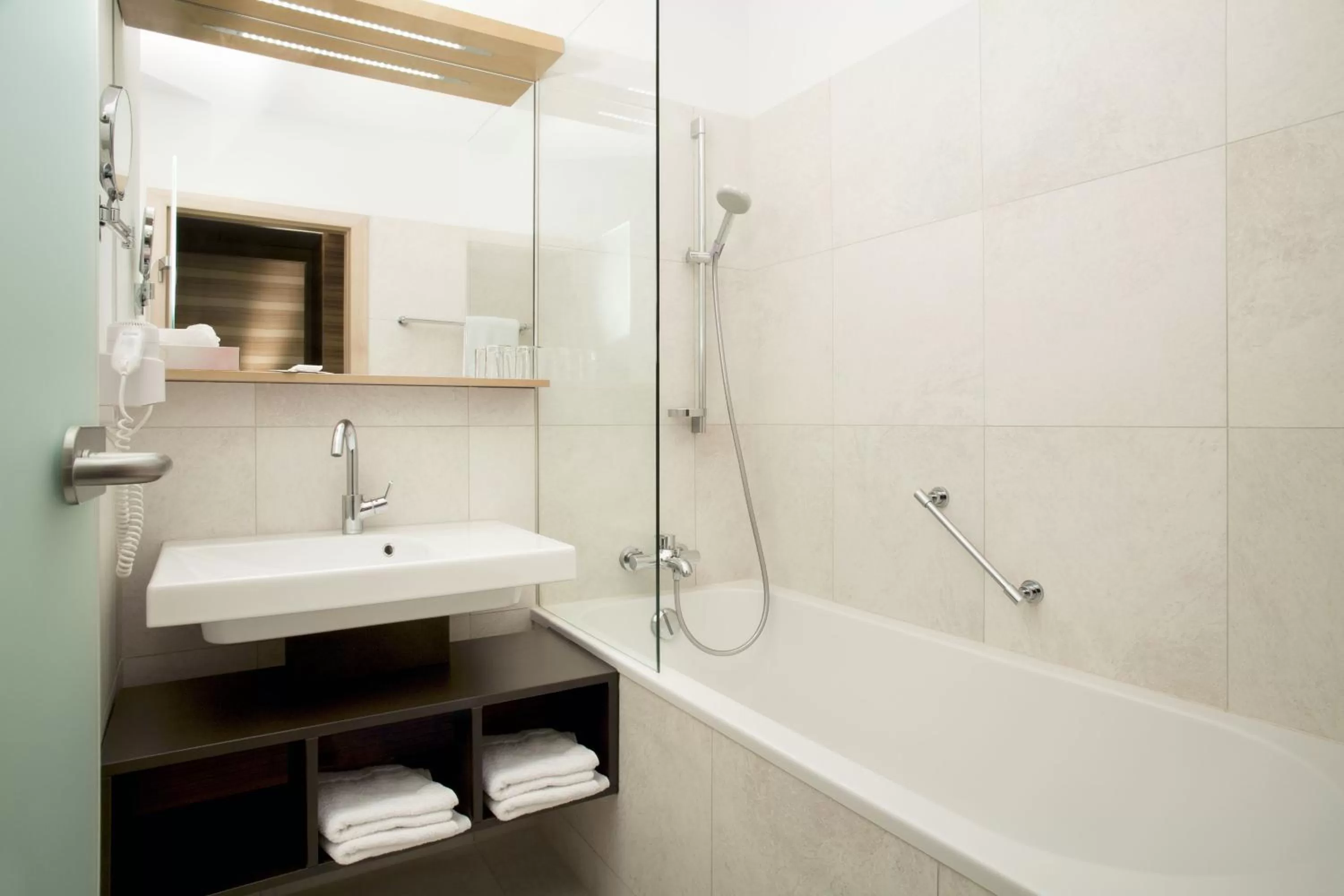 Bathroom in Alphotel Innsbruck