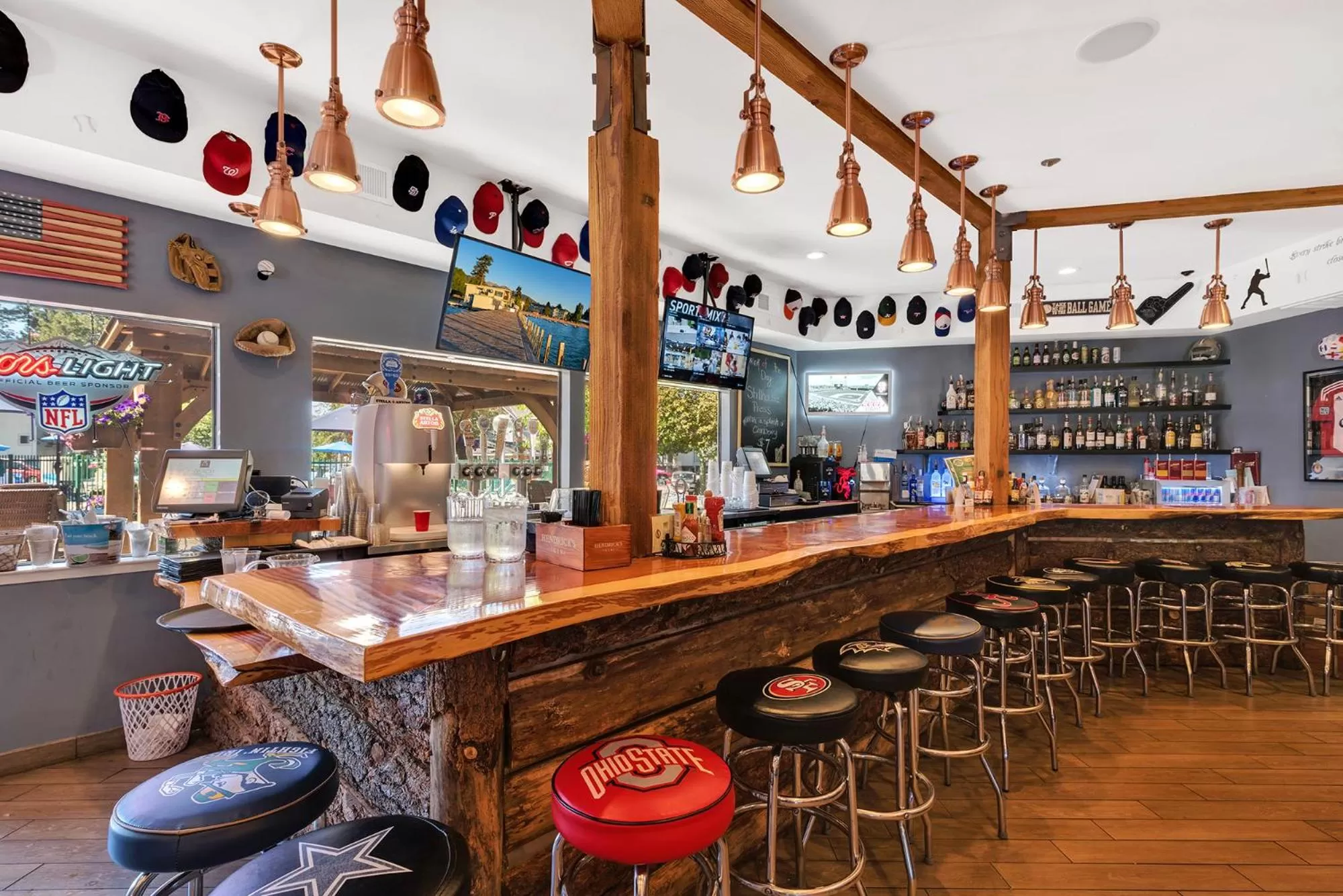 Restaurant/places to eat in Beach Retreat & Lodge at Tahoe