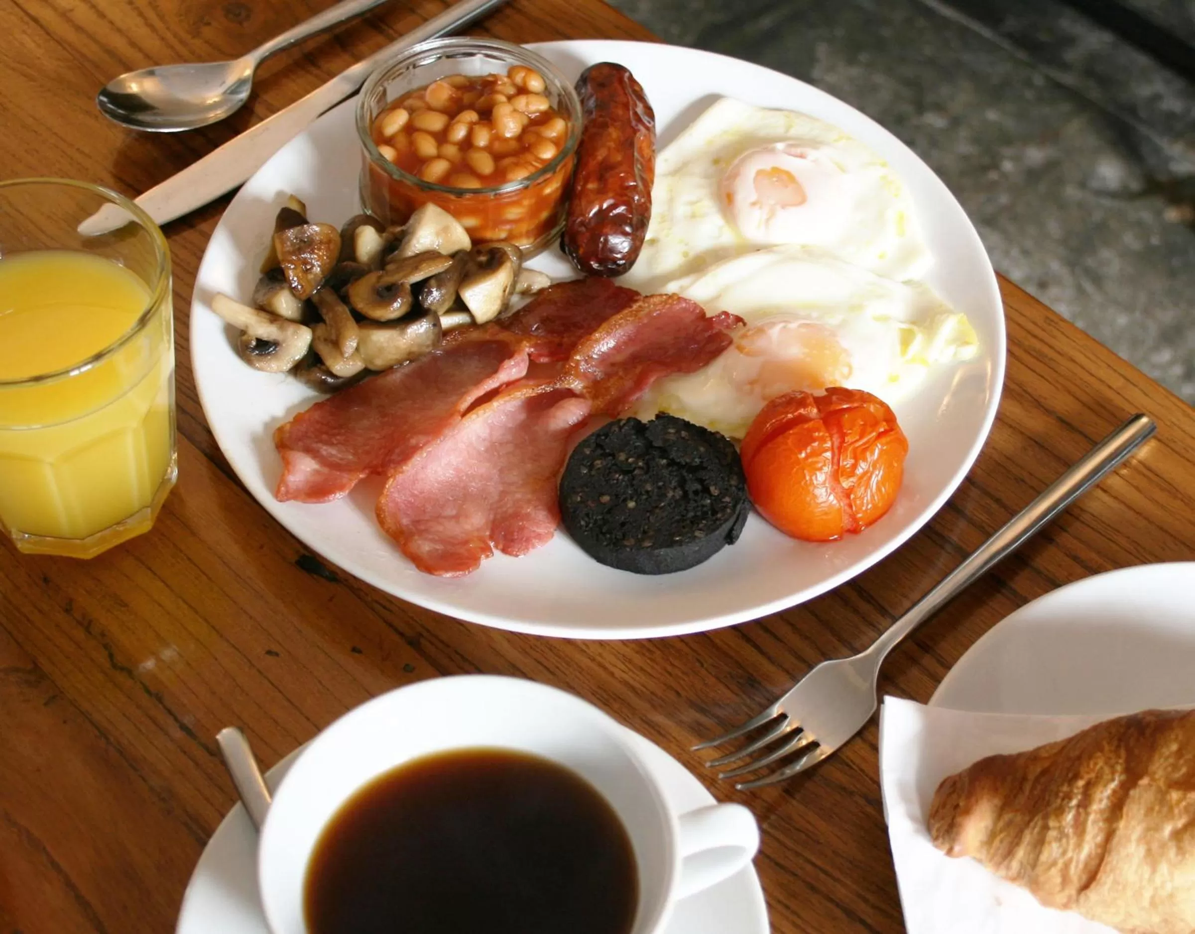 Breakfast in The Cross at Croscombe