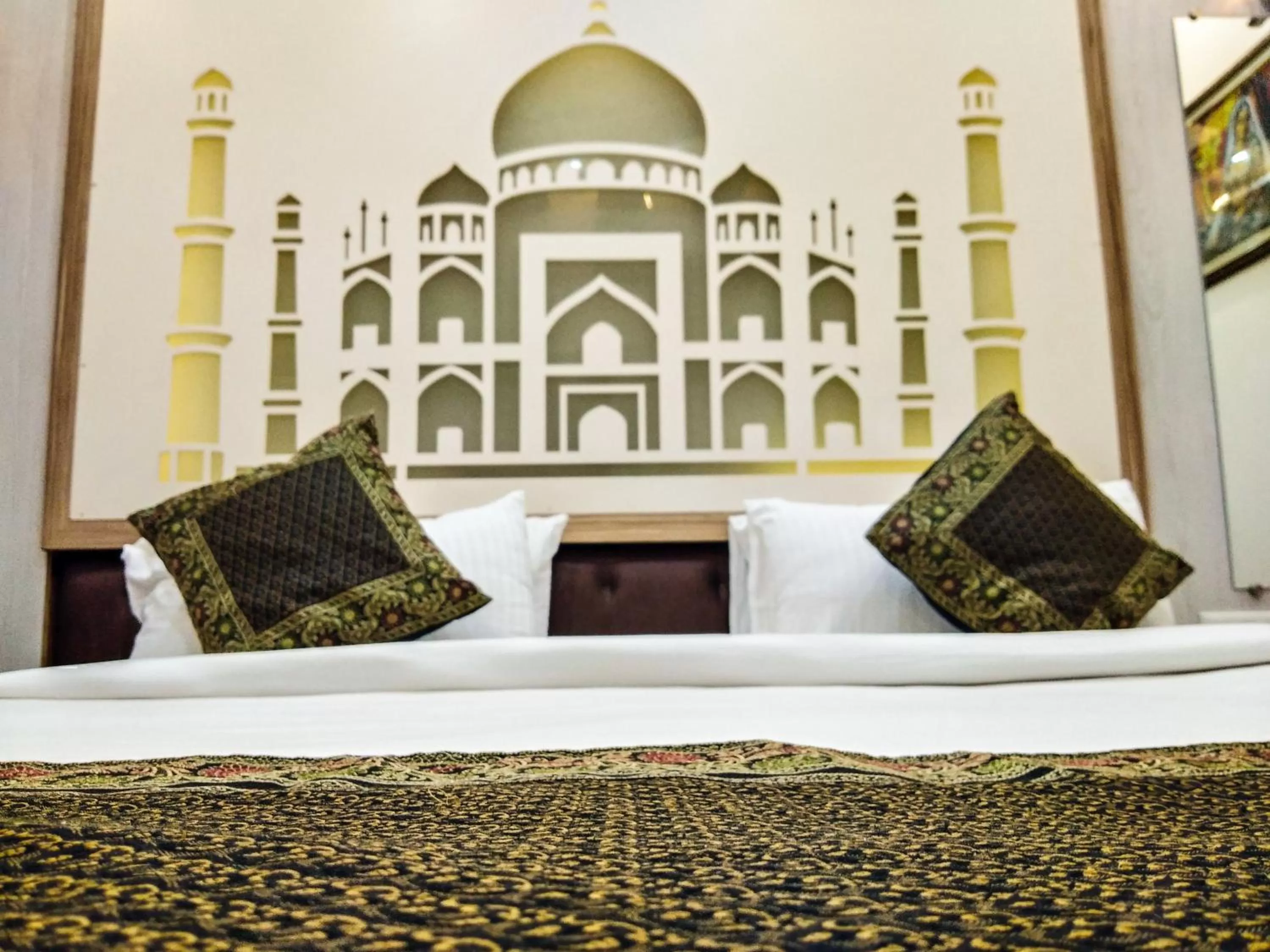 Bedroom, Bed in Dwivedi Hotels Sri Omkar Palace