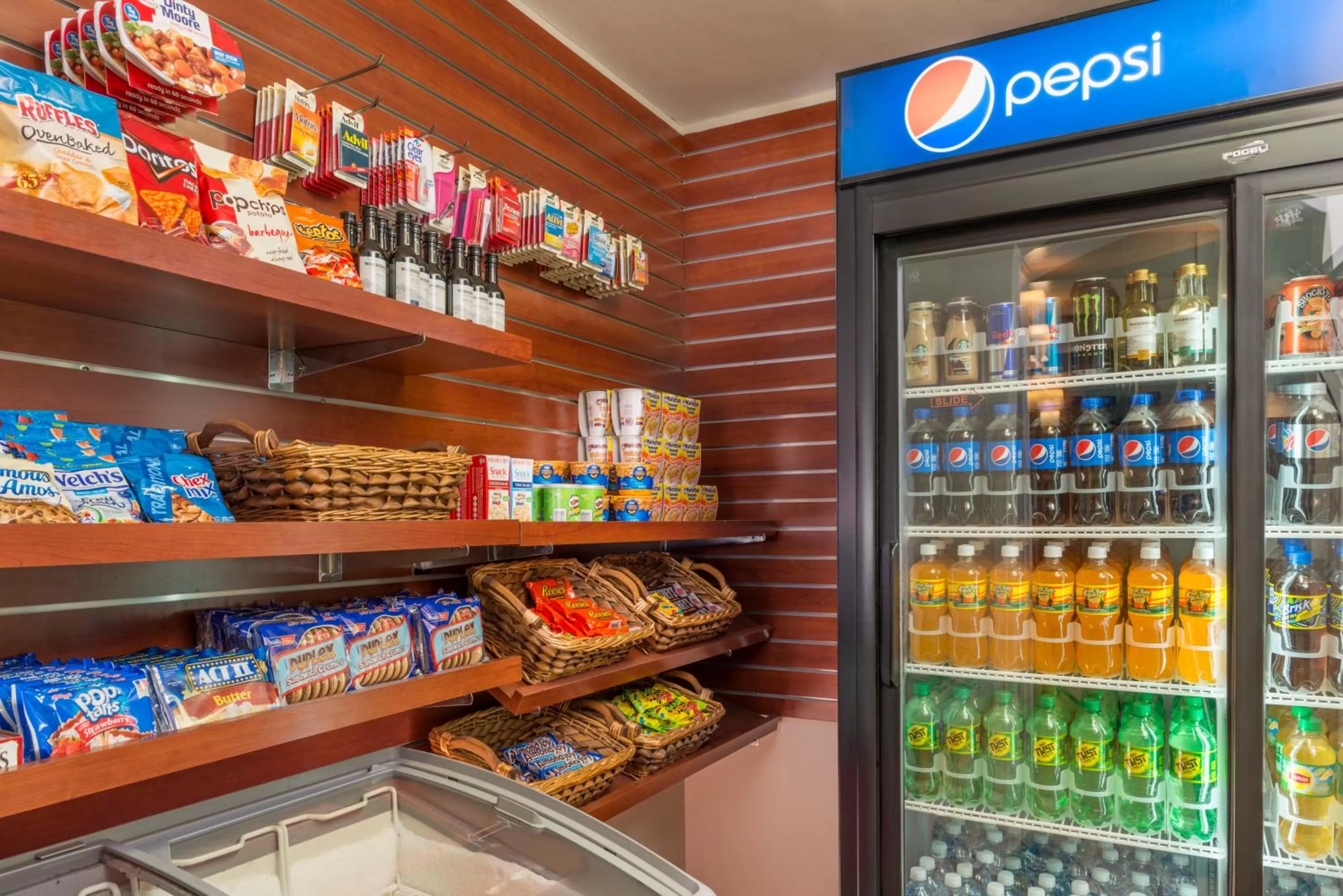 On-site shops in Ayres Hotel Laguna Woods - Aliso Viejo