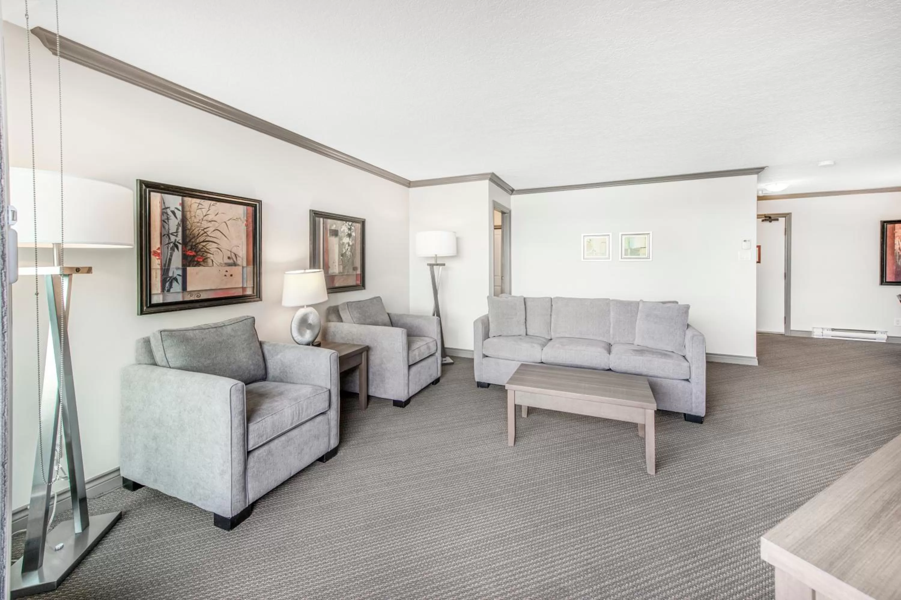 Living room in Victoria Regent Waterfront Hotel & Suites