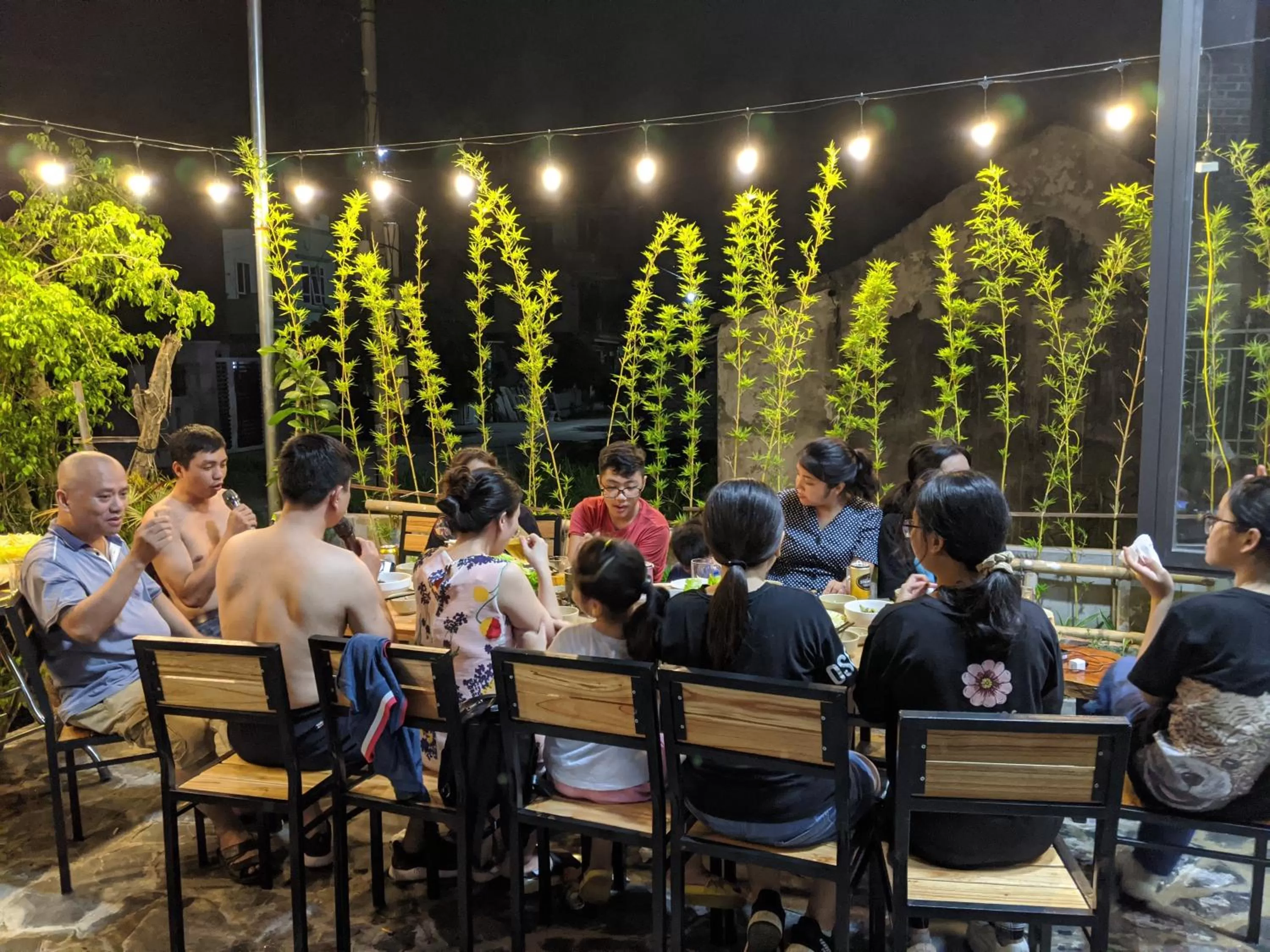 People in ᴛᴀᴍ ᴄᴏᴄ ᴄᴏᴄᴏᴏɴ ʜᴏᴍᴇsᴛᴀʏ