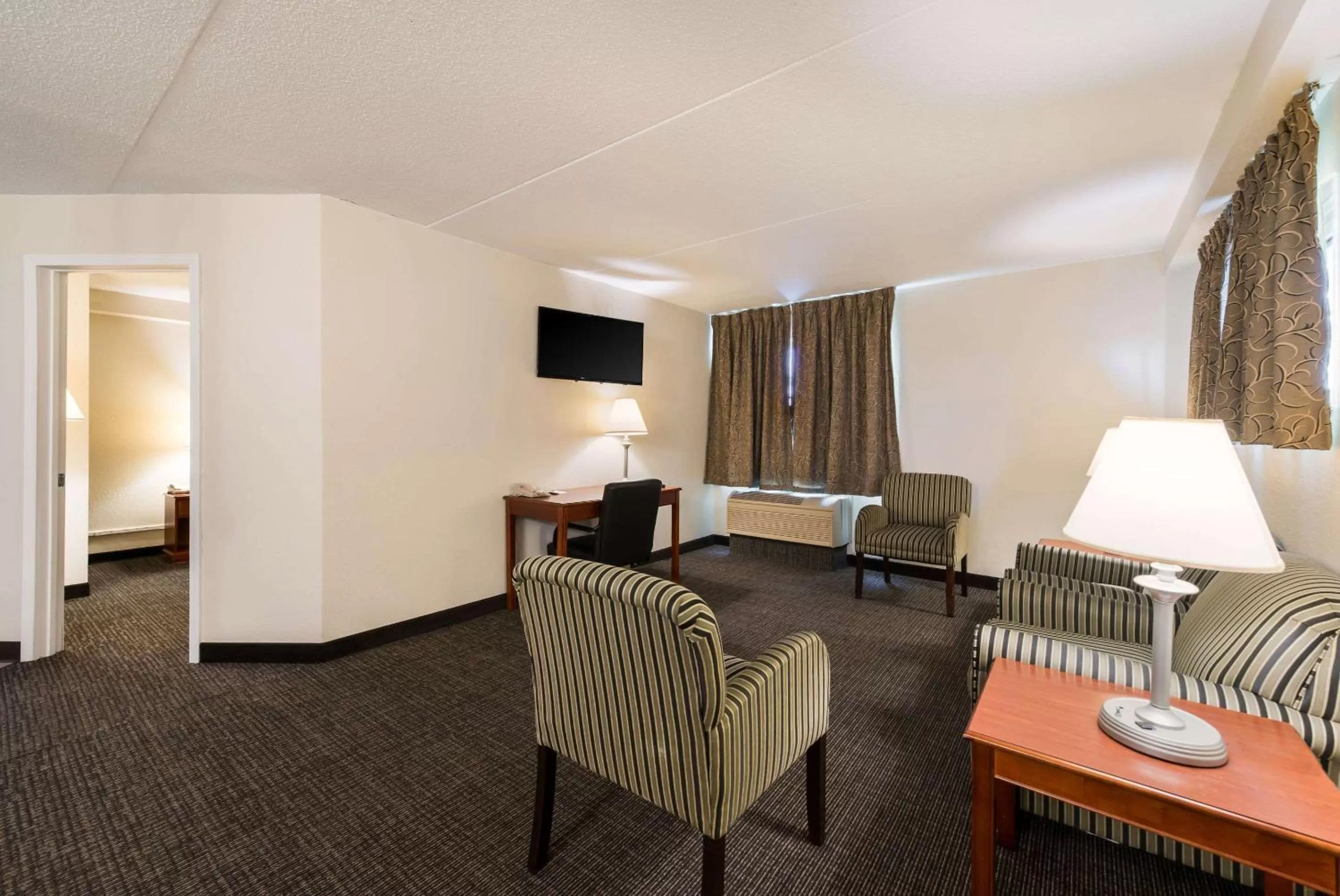 Photo of the whole room in Quality Inn Bradley- Bourbonnais