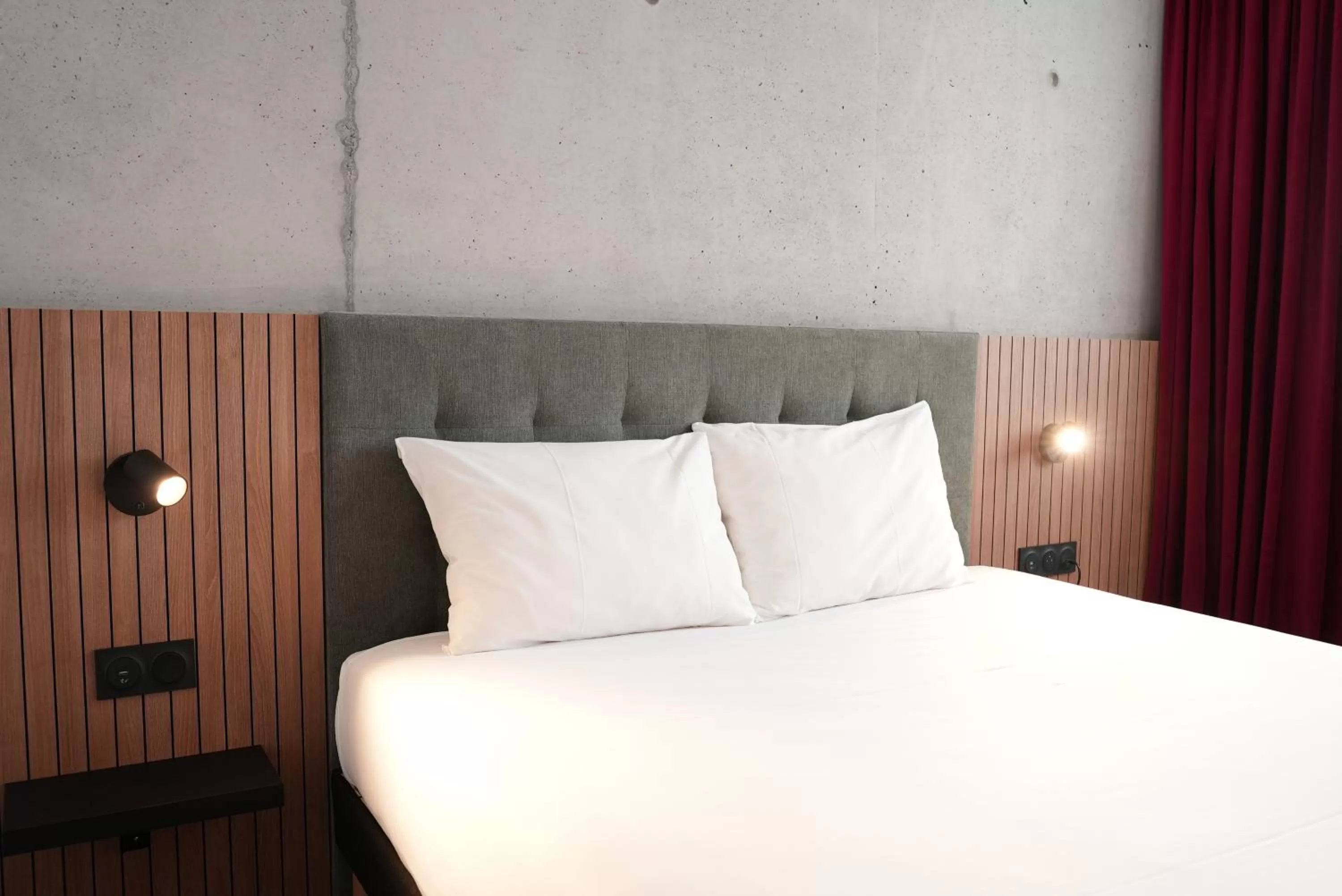 Bed in ibis Styles Lens Centre Gare