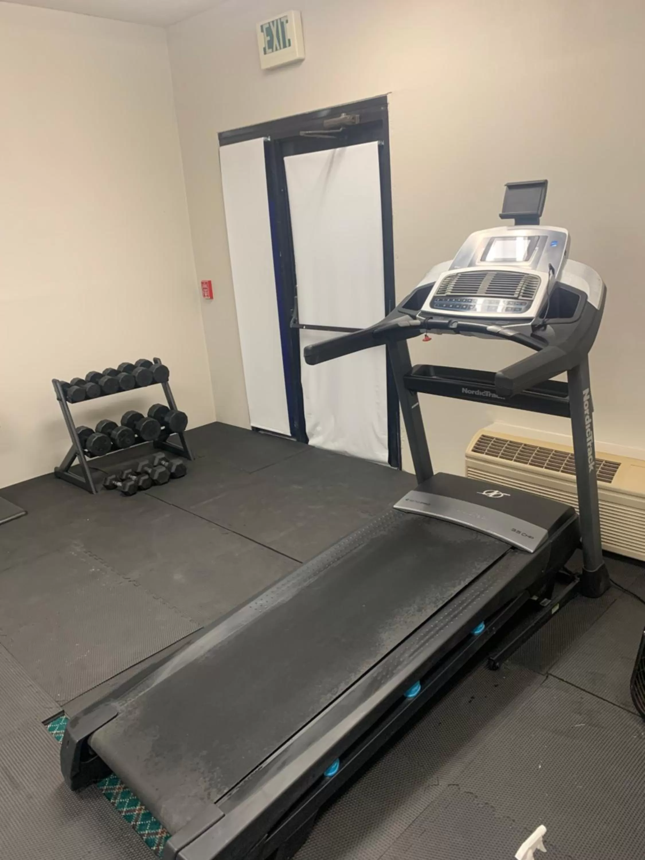 Fitness centre/facilities in Baymont by Wyndham Limon