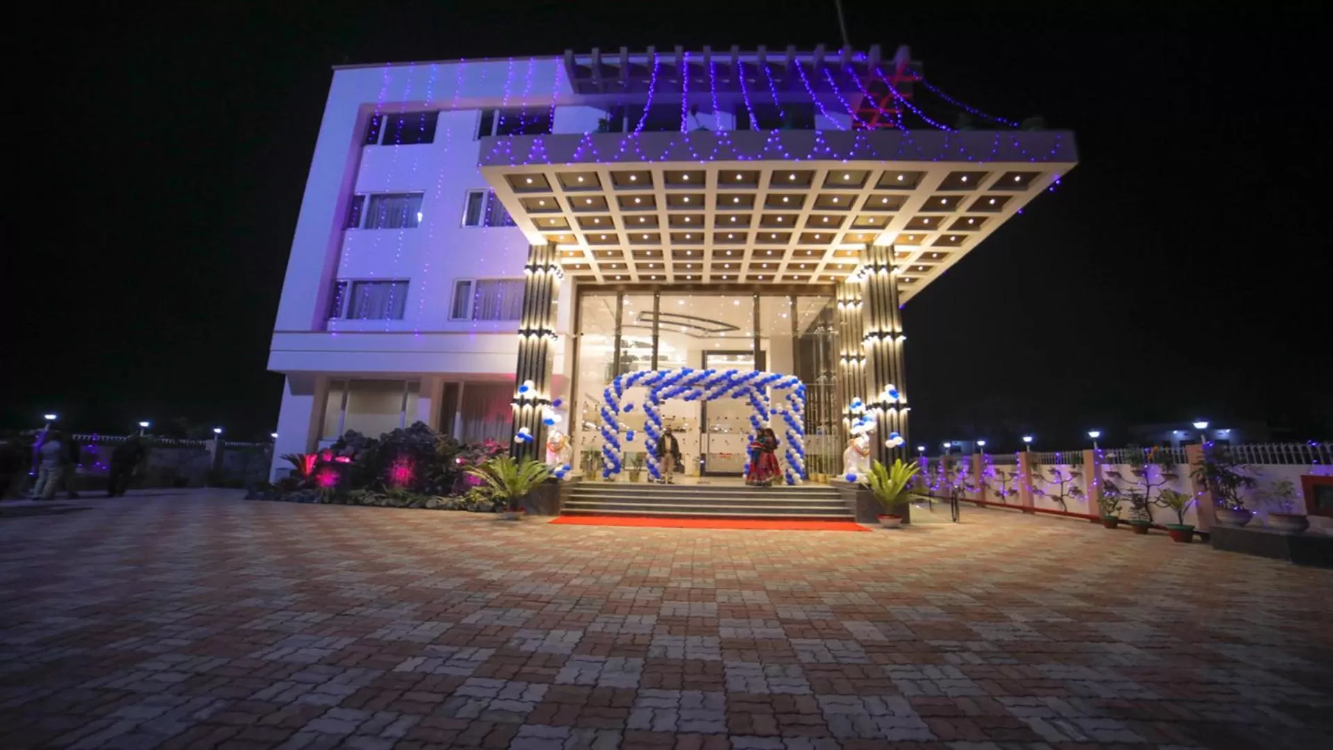 Dhamma Grand Hotel Resort