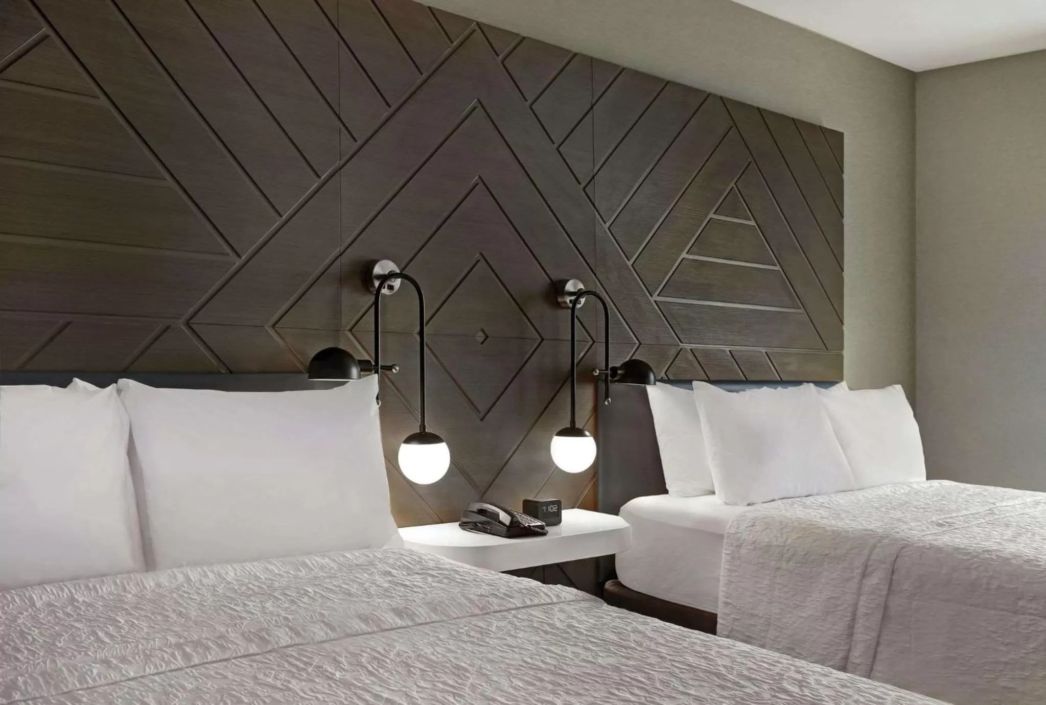 Bed in Hampton Inn Patterson, Ca