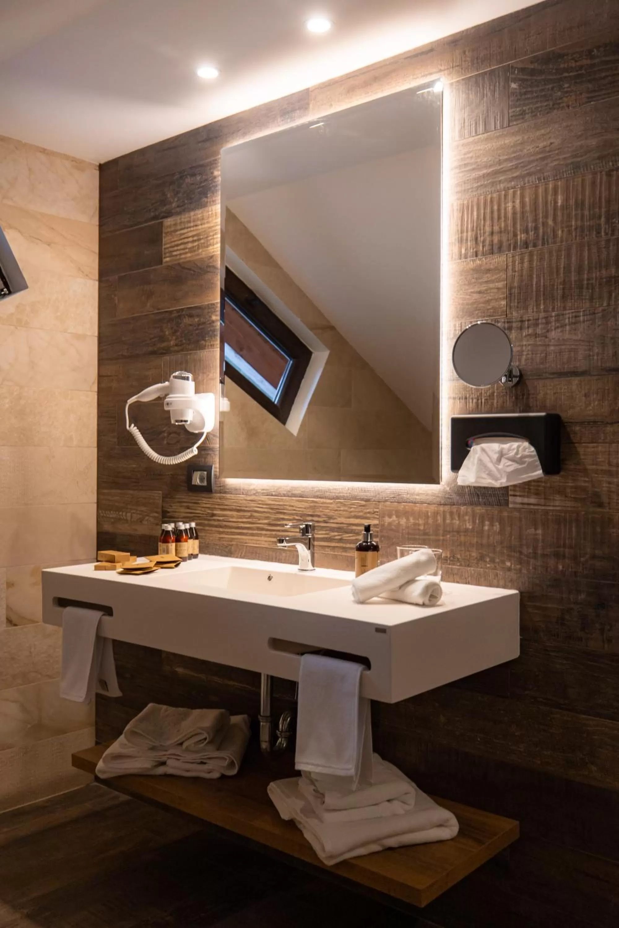 Bathroom in Hotel Belmont & Spa