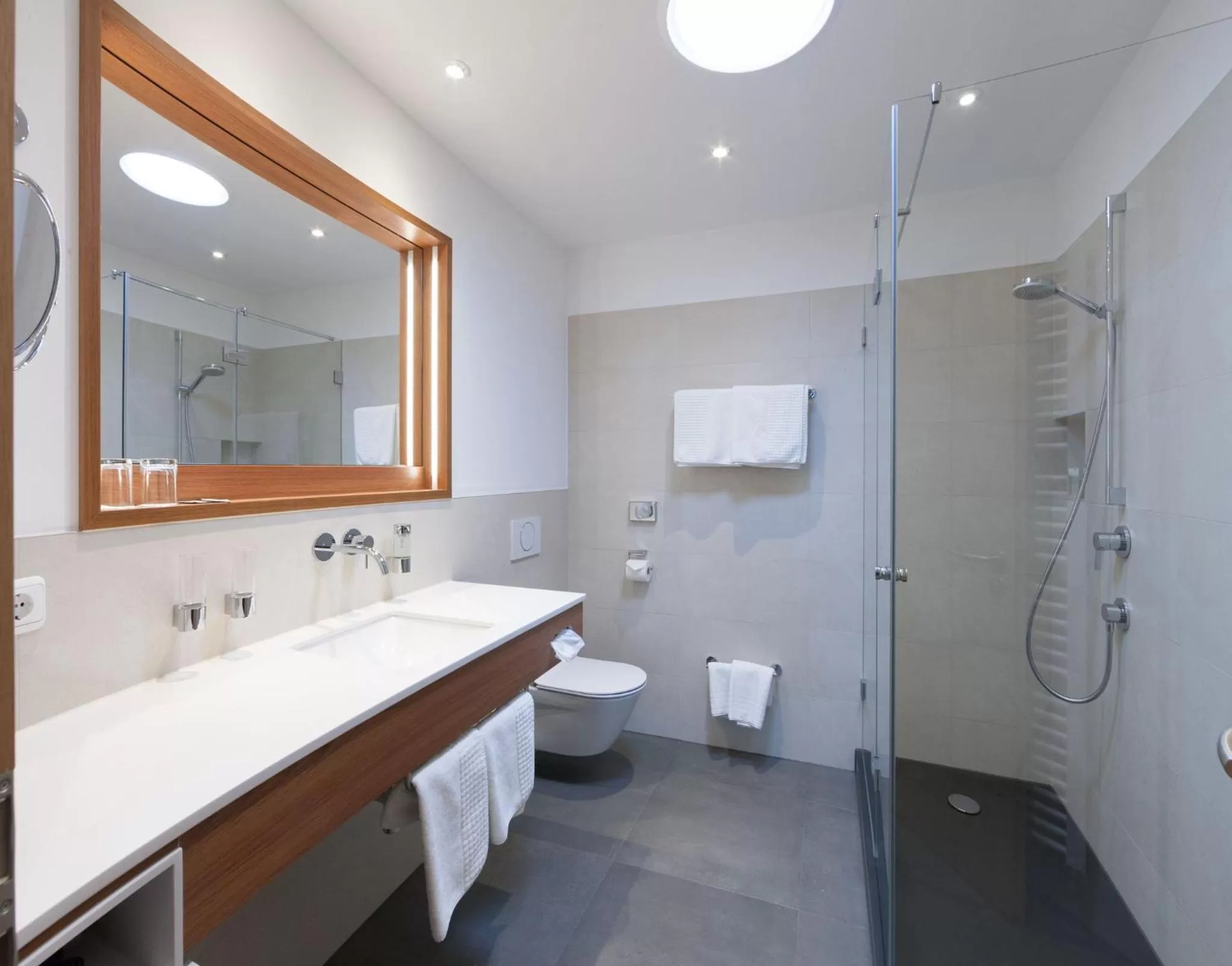 Shower in Hotel Hachinger Hof