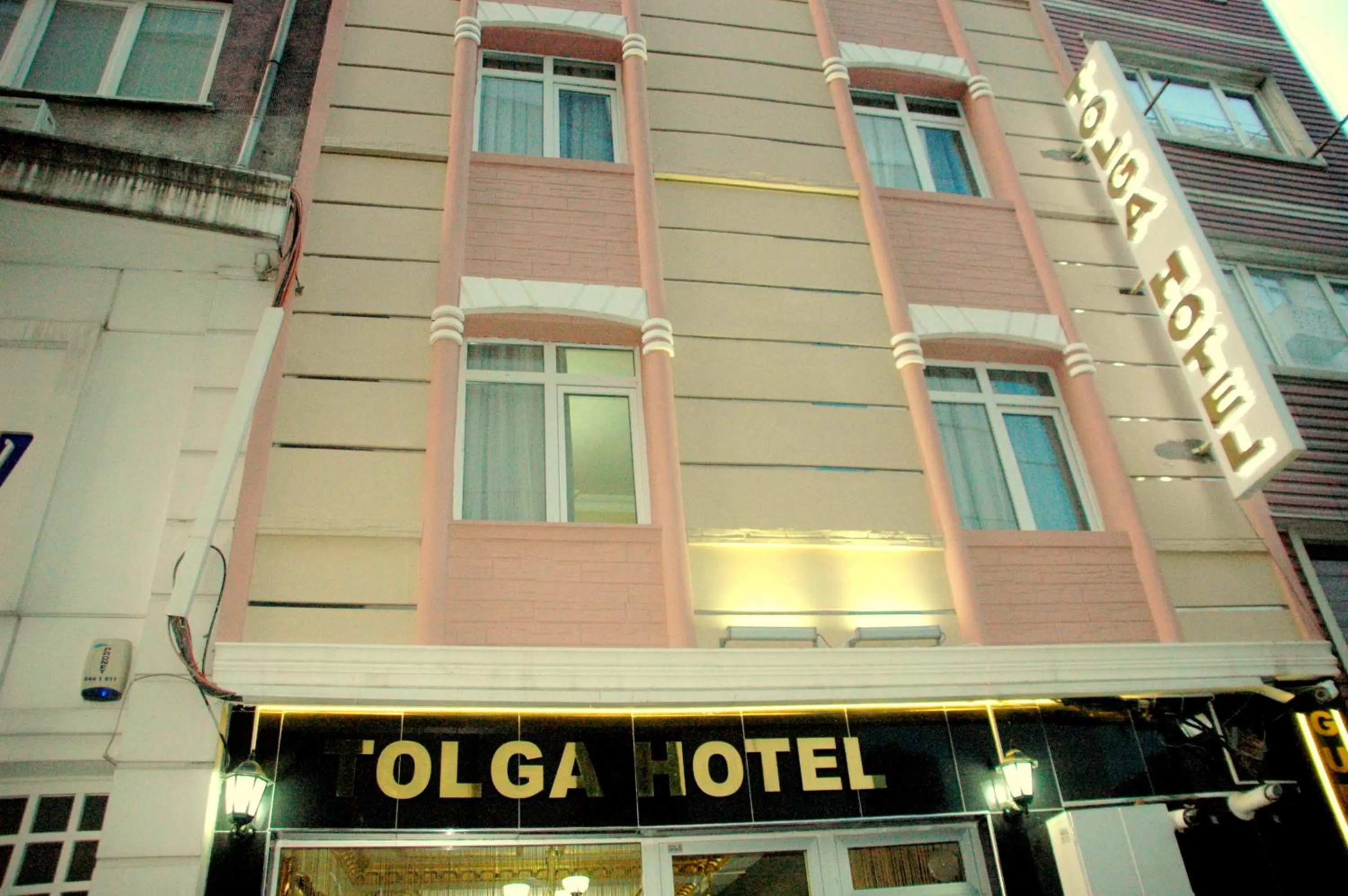 Facade/entrance, Property Building in Tolga Hotel