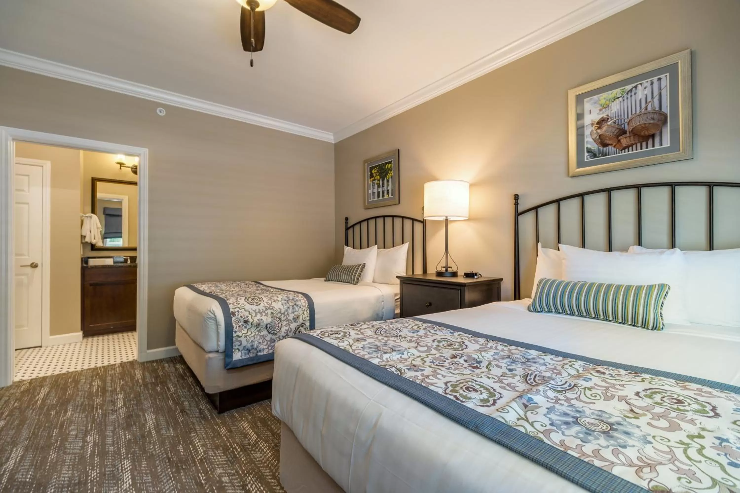 Photo of the whole room, Bed in Holiday Inn Club Vacations Williamsburg Resort