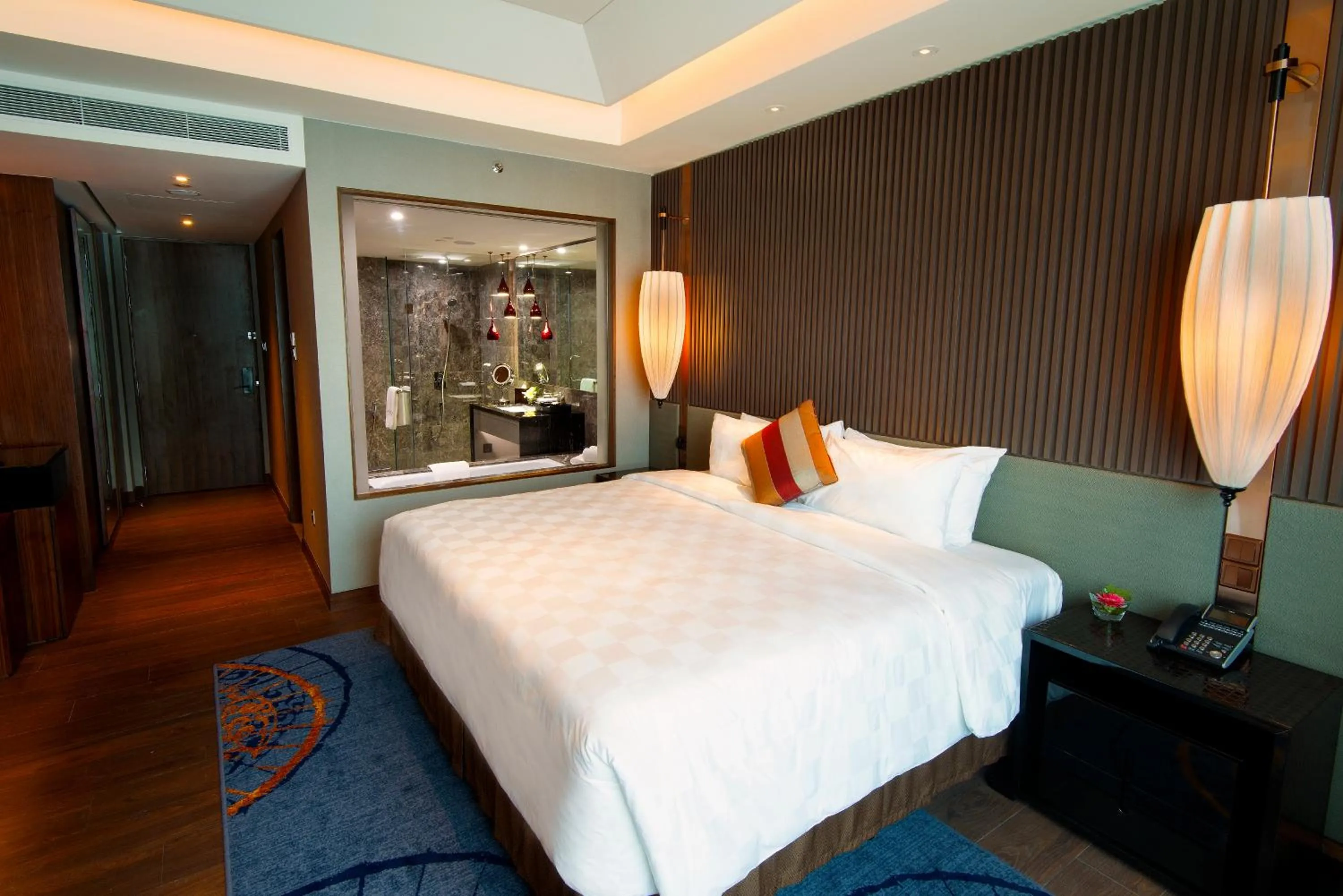 Photo of the whole room, Bed in Sedona Hotel Yangon