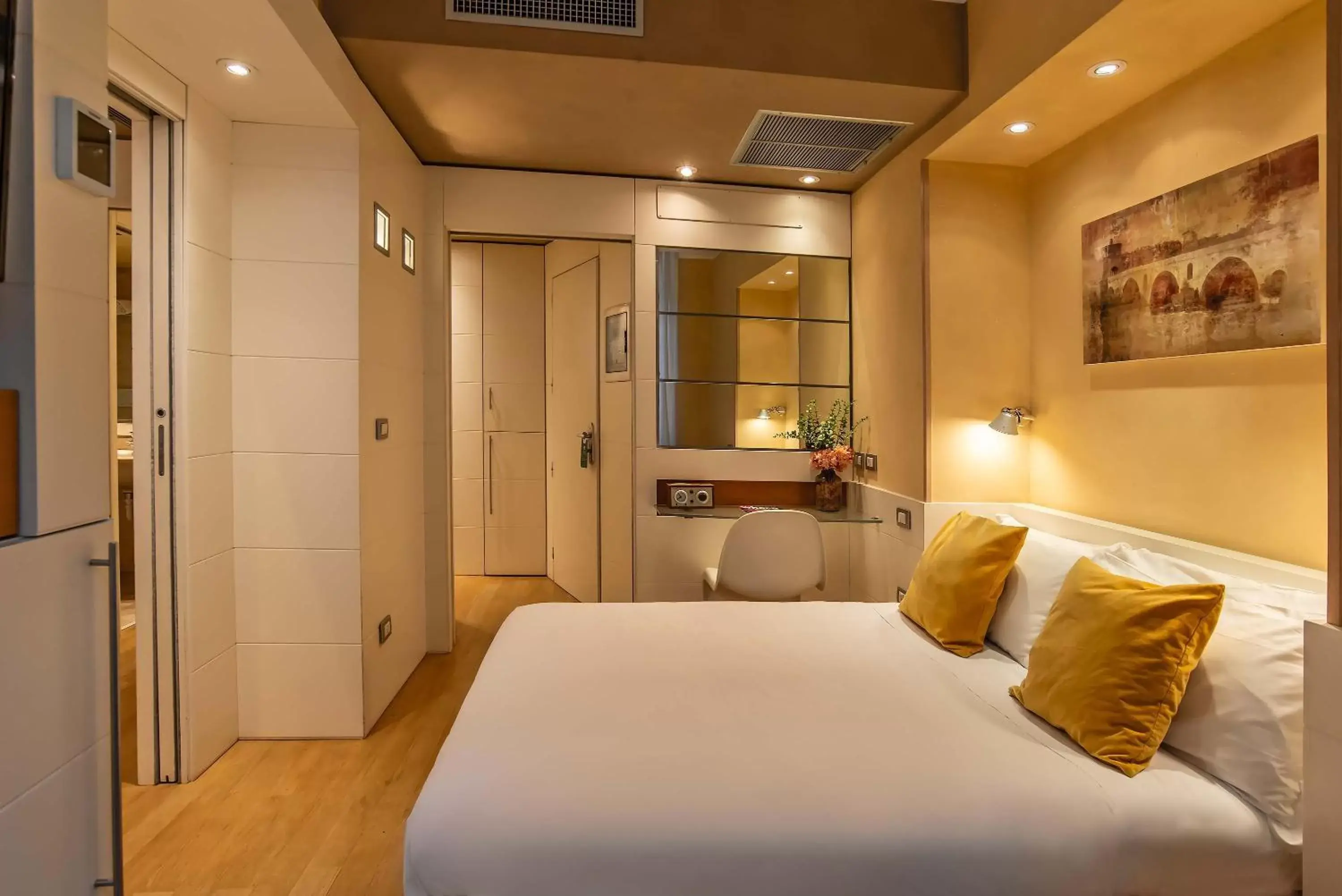 Superior Double Room in Hotel White Superior Double Room in Hotel White