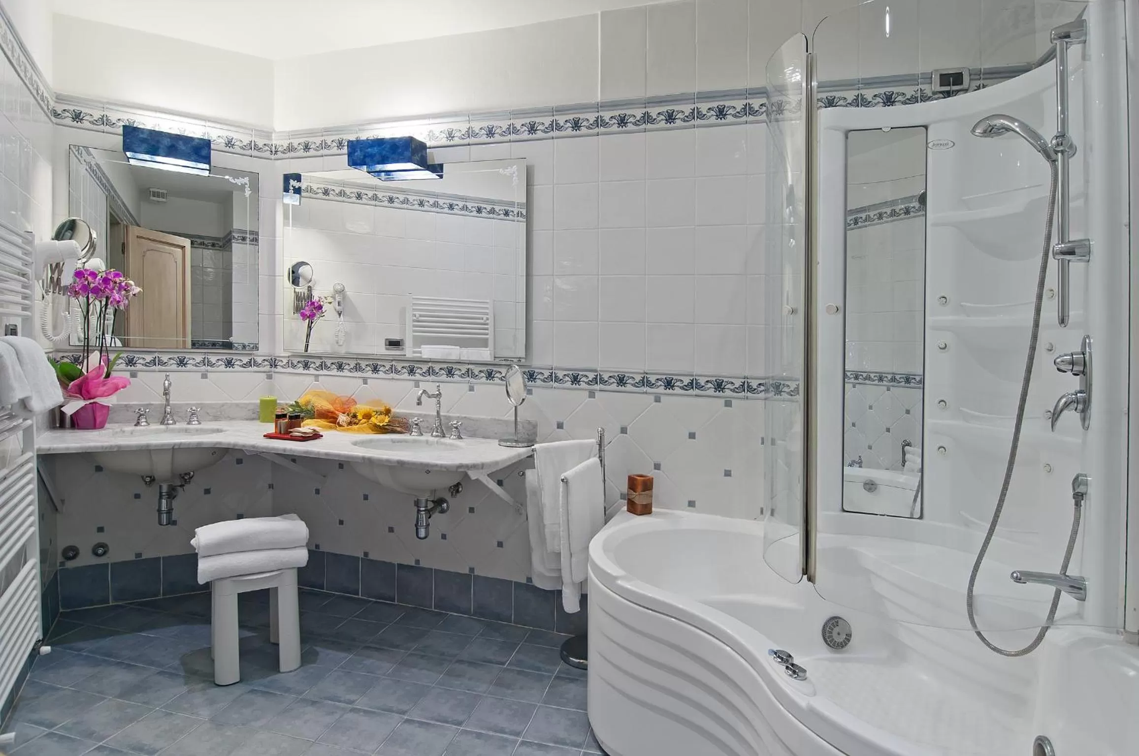 Bathroom in Hotel Alba Palace