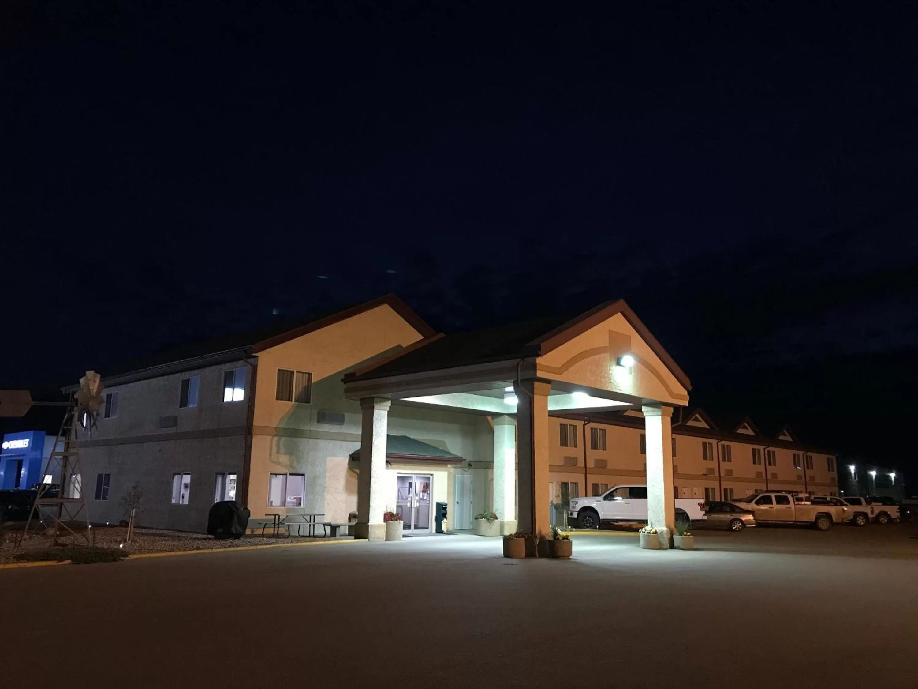 Night in Super 8 by Wyndham Kindersley