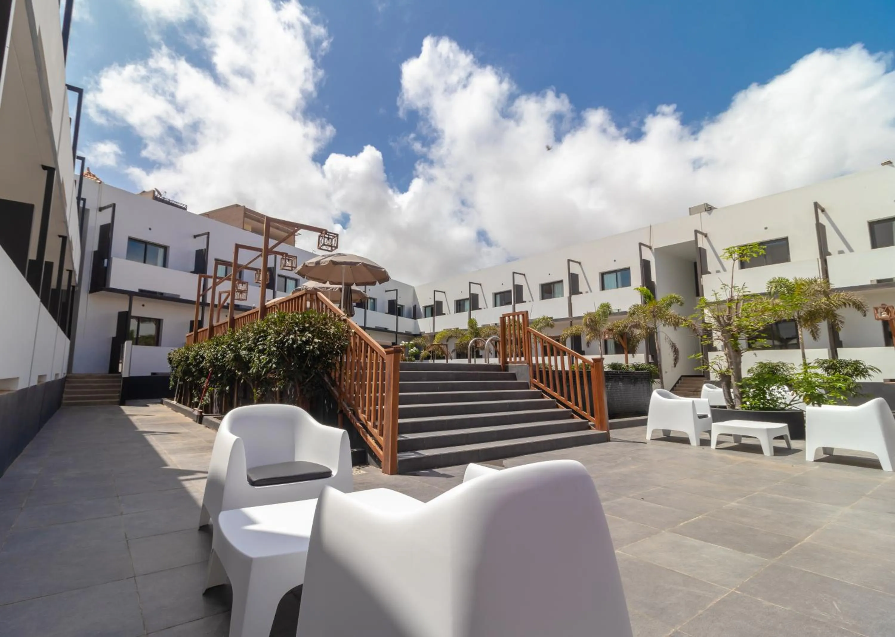 Patio in ONOMO Hotel Dakar