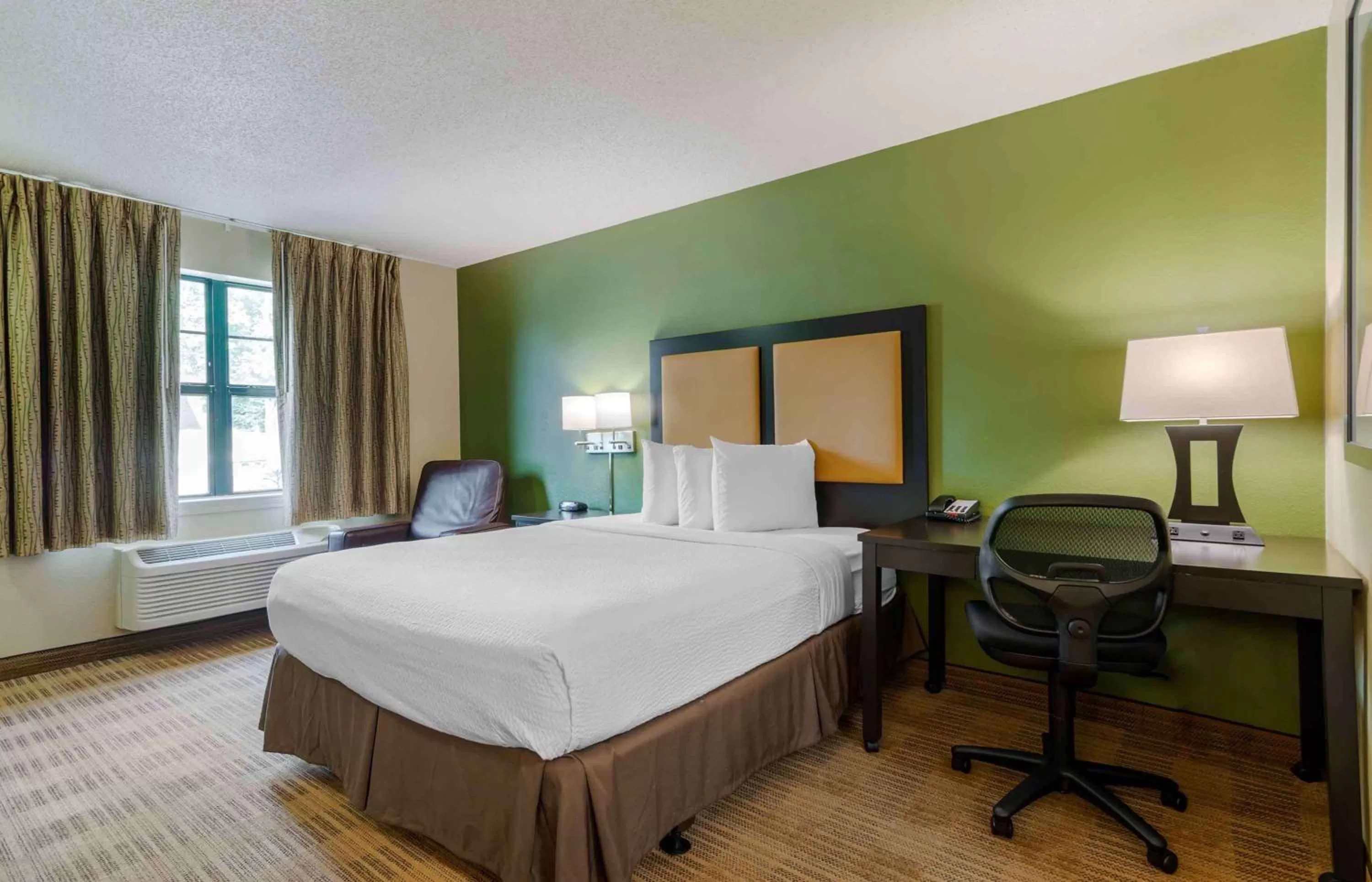 Queen Studio - Non-Smoking in Extended Stay America Select Suites - Atlanta - Marietta - Windy Hill