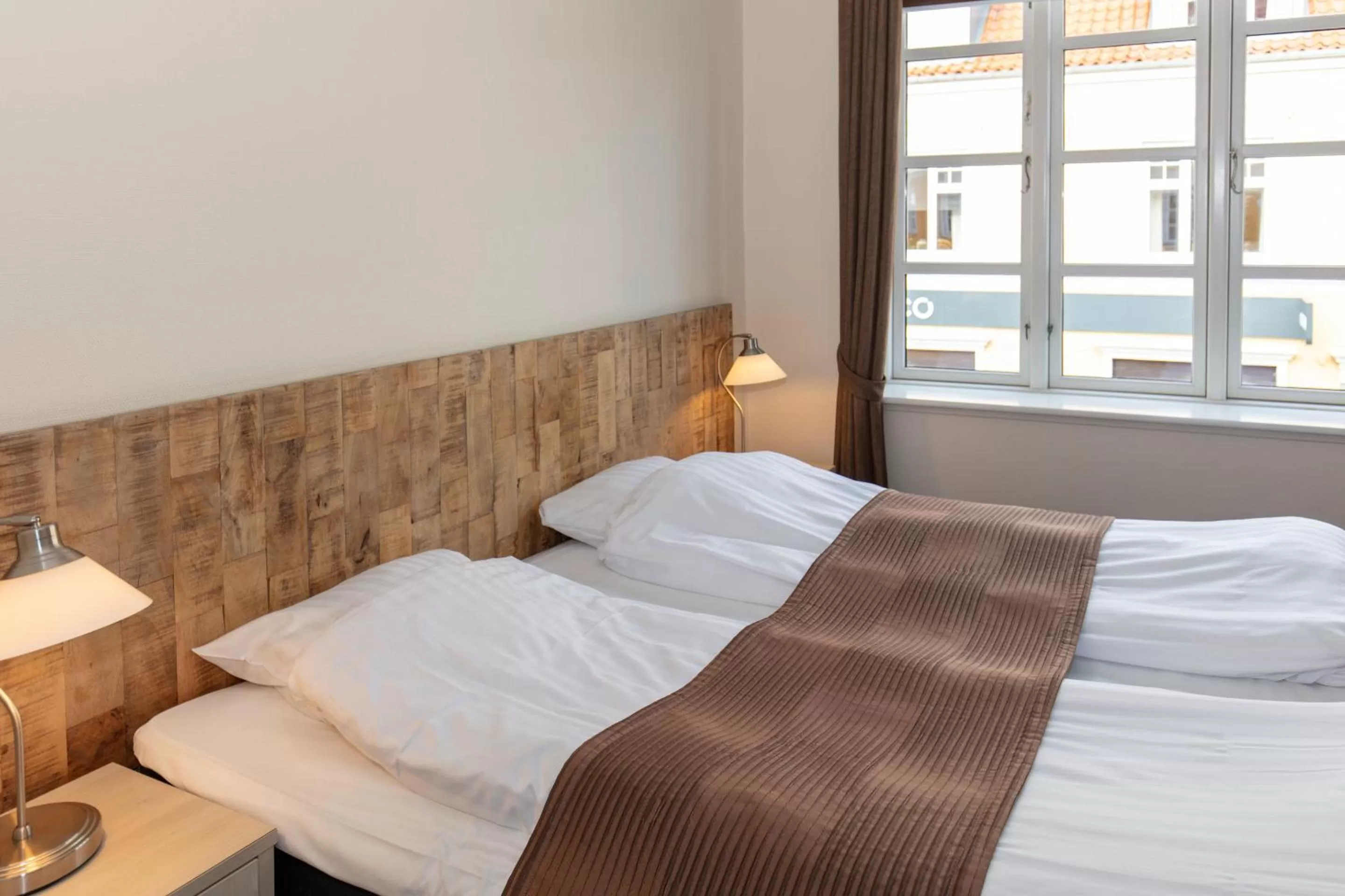 Bed in Foldens Hotel