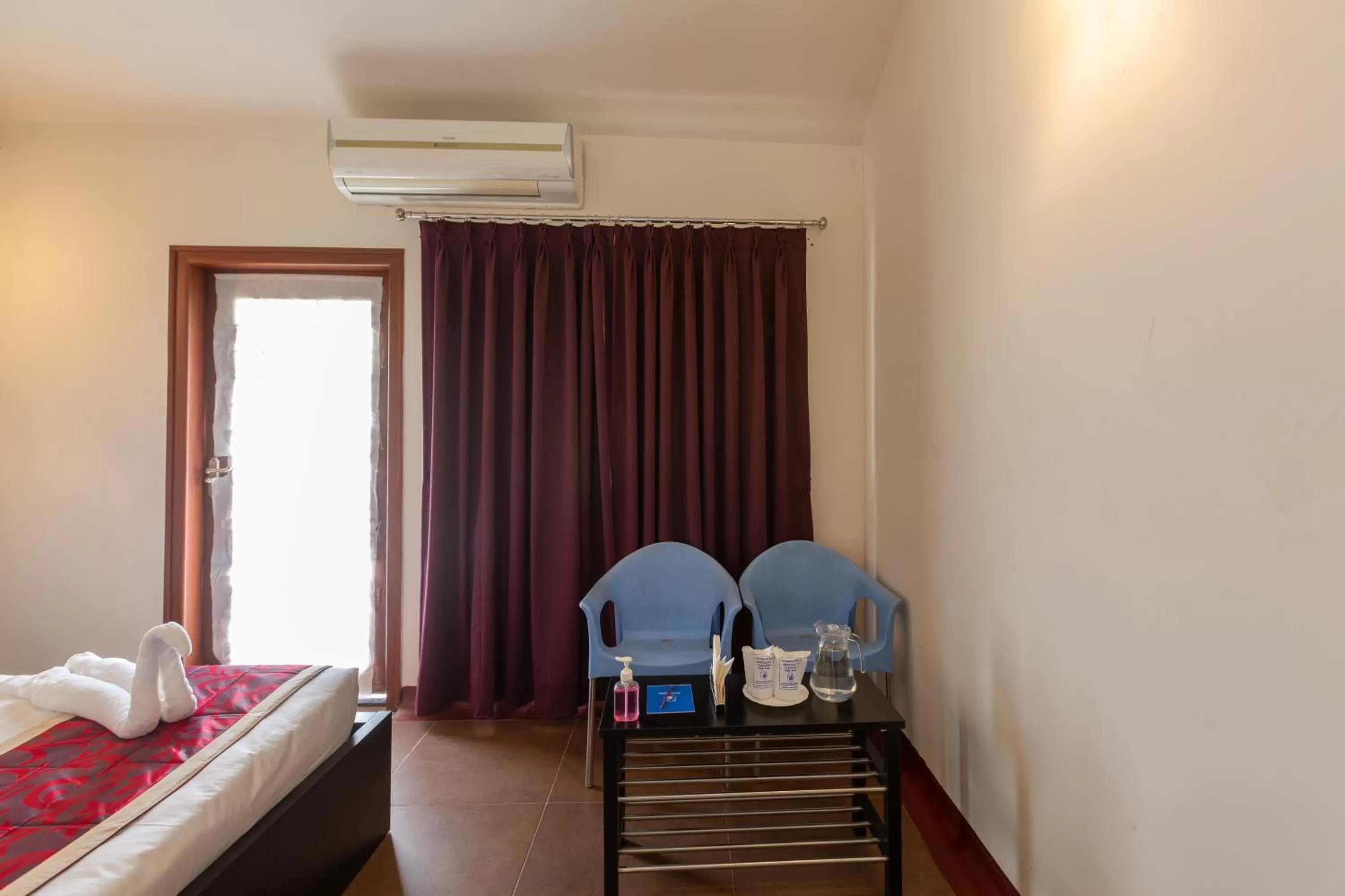 Bed in KSTDC Hotel Mayura Yagachi, Belur