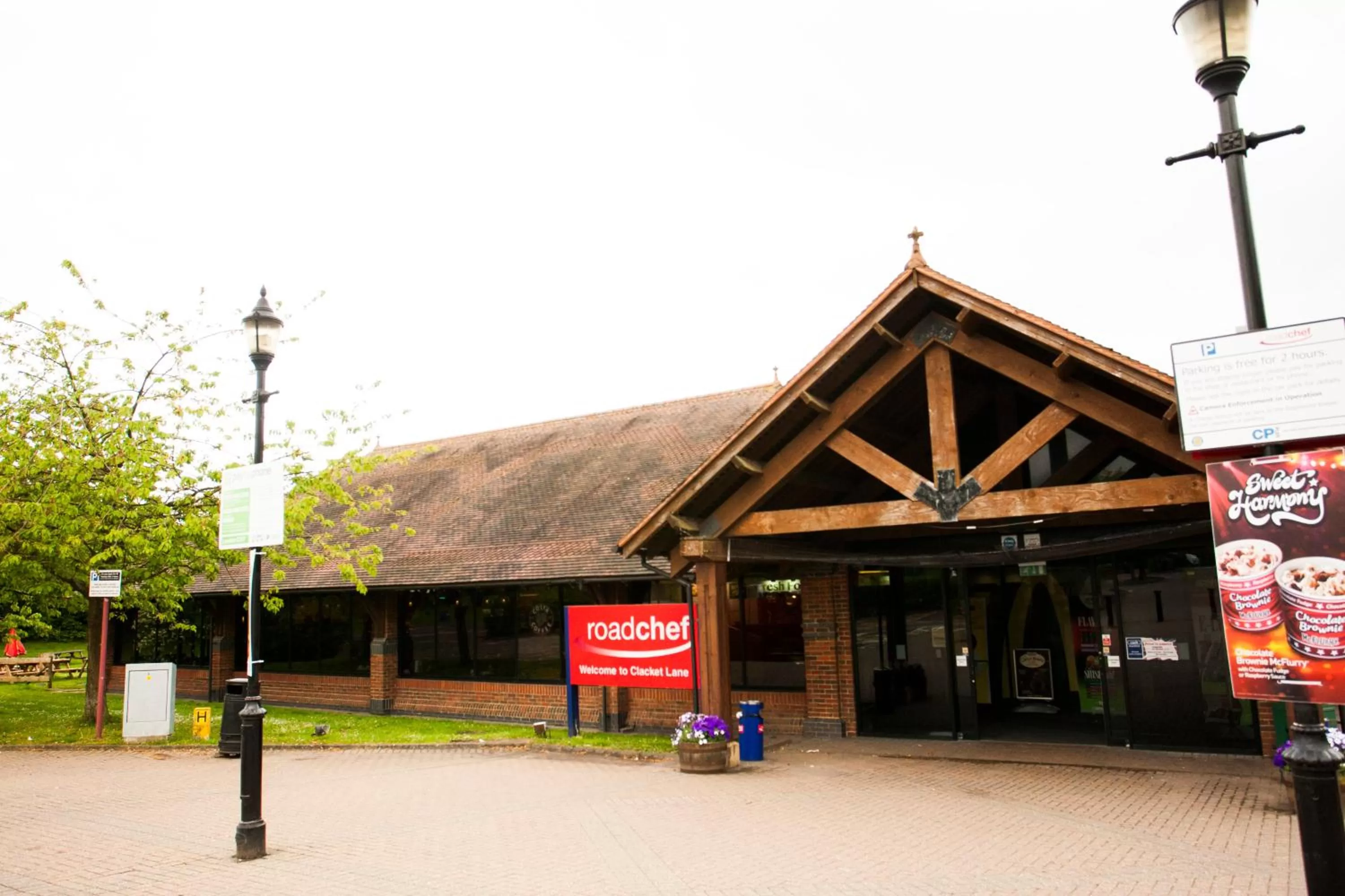 Property building in Days Inn by Wyndham Sevenoaks Clacket Lane