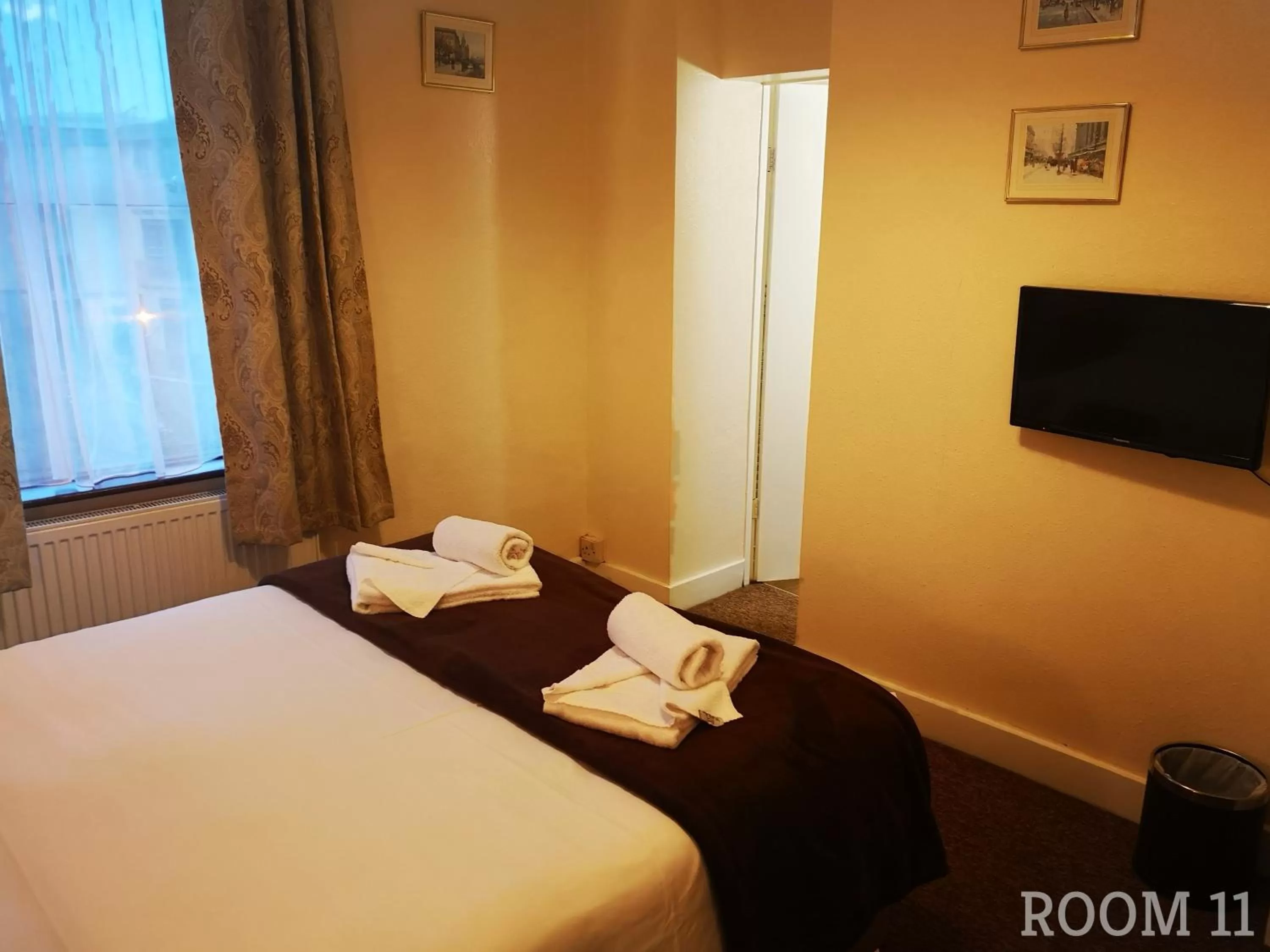 Bedroom, Bed in Westgate Hotel