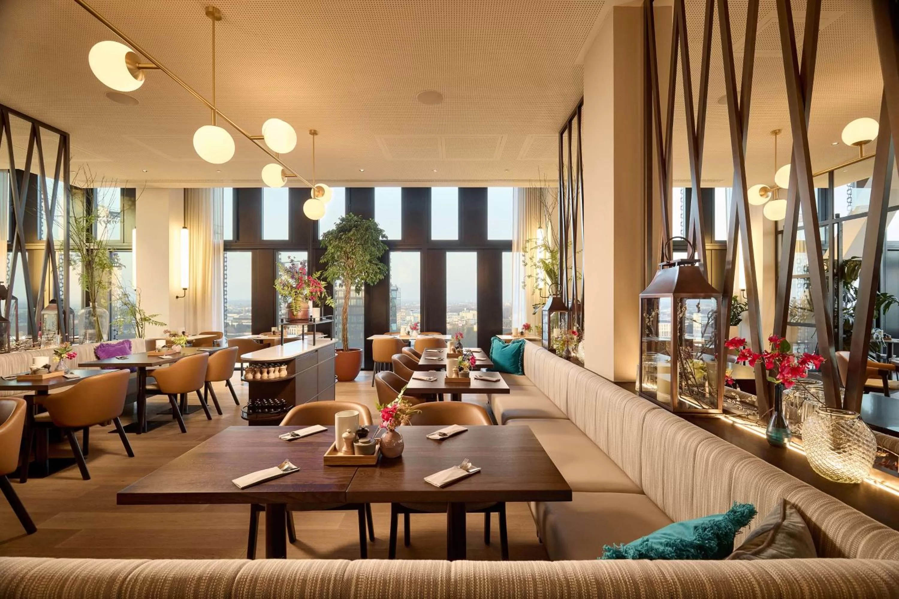 Restaurant/places to eat in Adina Apartment Hotel Munich