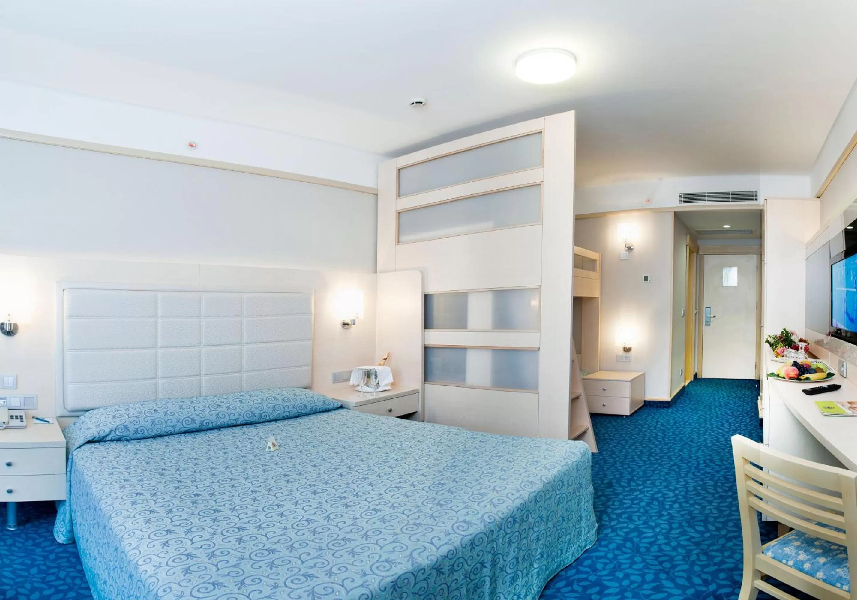 Family Room with Bunk Bed (3 Adults + 1 Child) in VONRESORT Golden Coast & Aqua - Kids Concept-Ultra All Inclusive