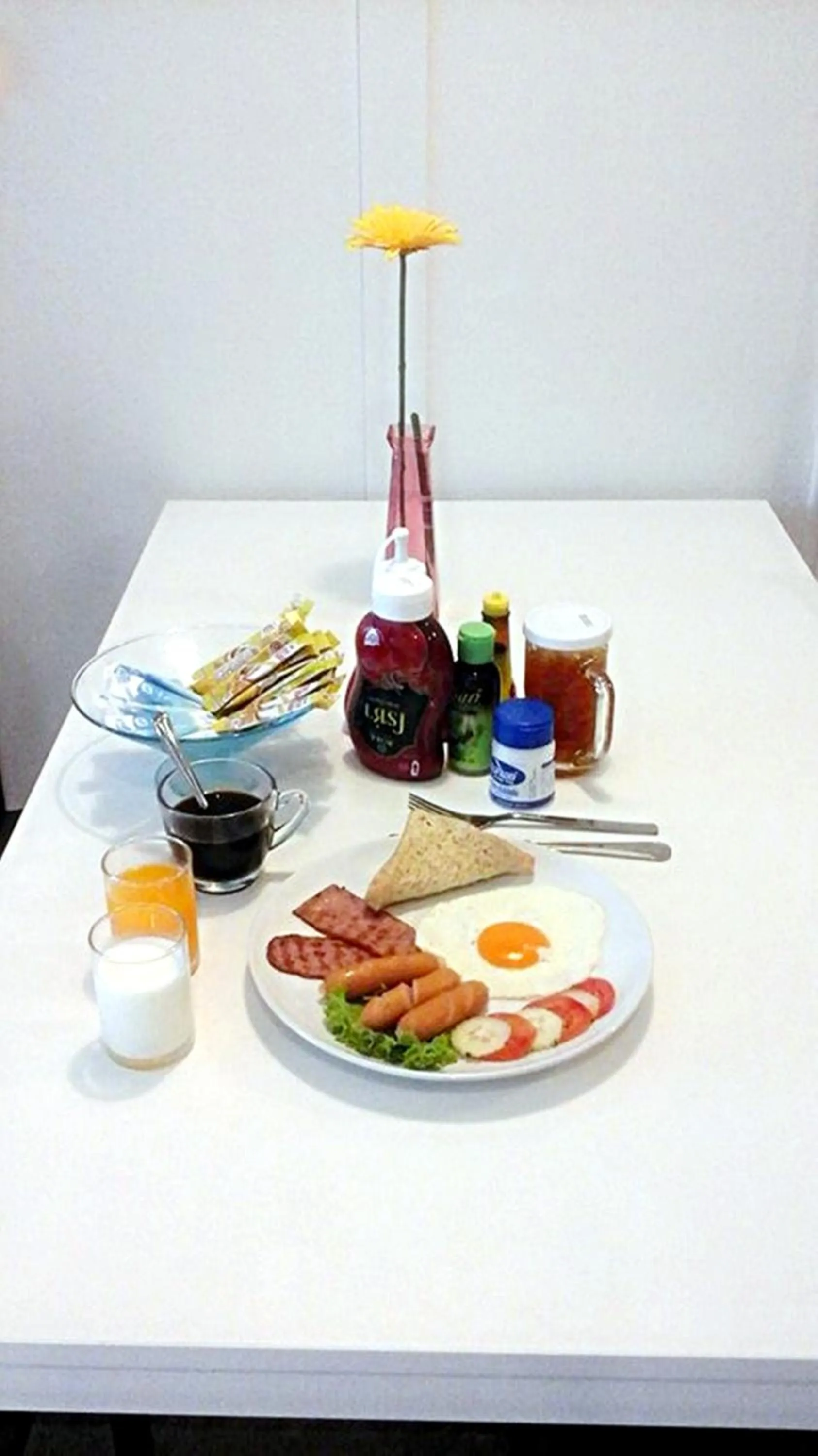 Restaurant/places to eat in Hub of Joys Hostel