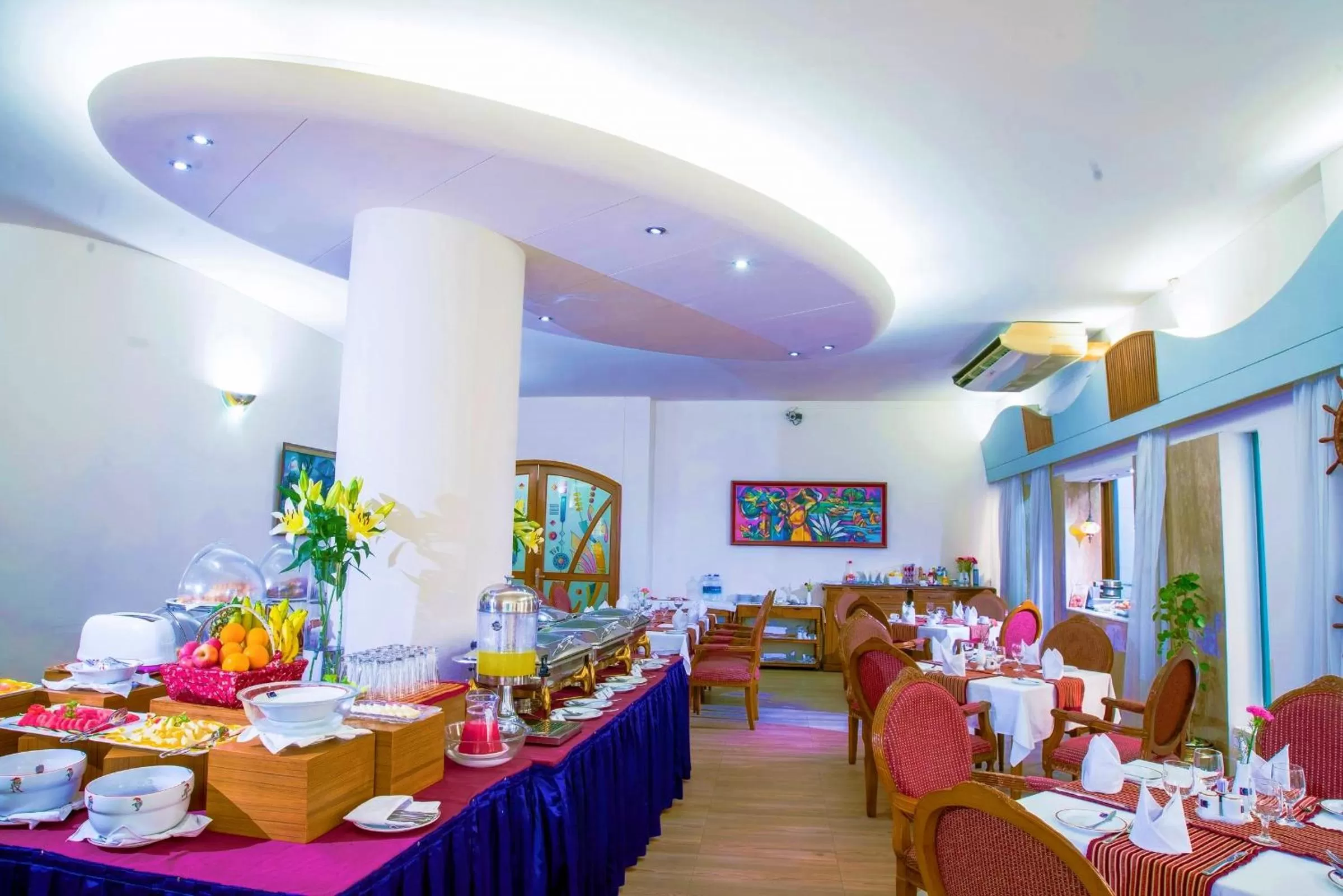 Restaurant/places to eat in HOTEL LAKE CASTLE - Parkview