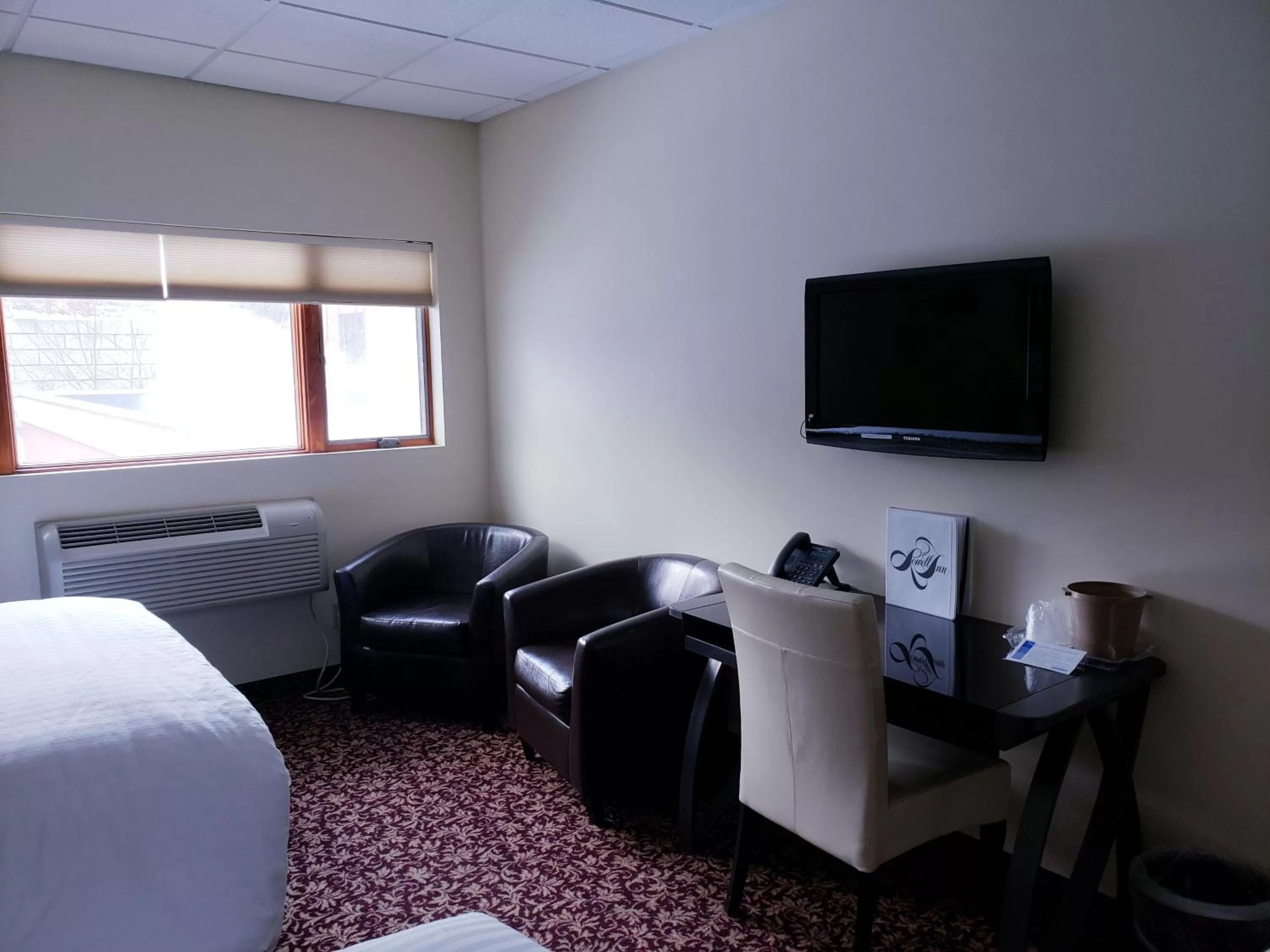 TV and multimedia, Bed in Lowell Inn