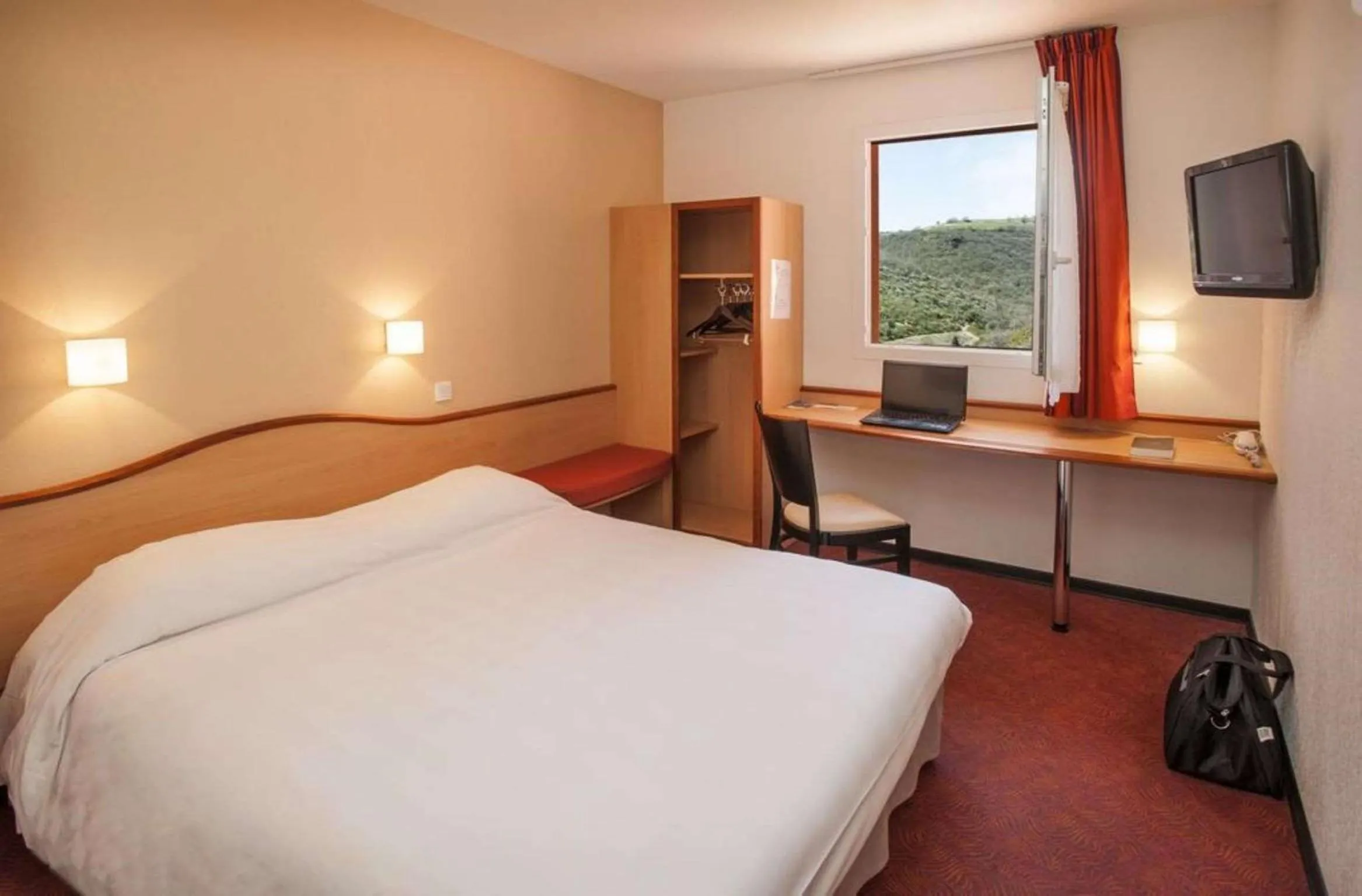 Standard Double Room in Brit Hotel Confort Montauban