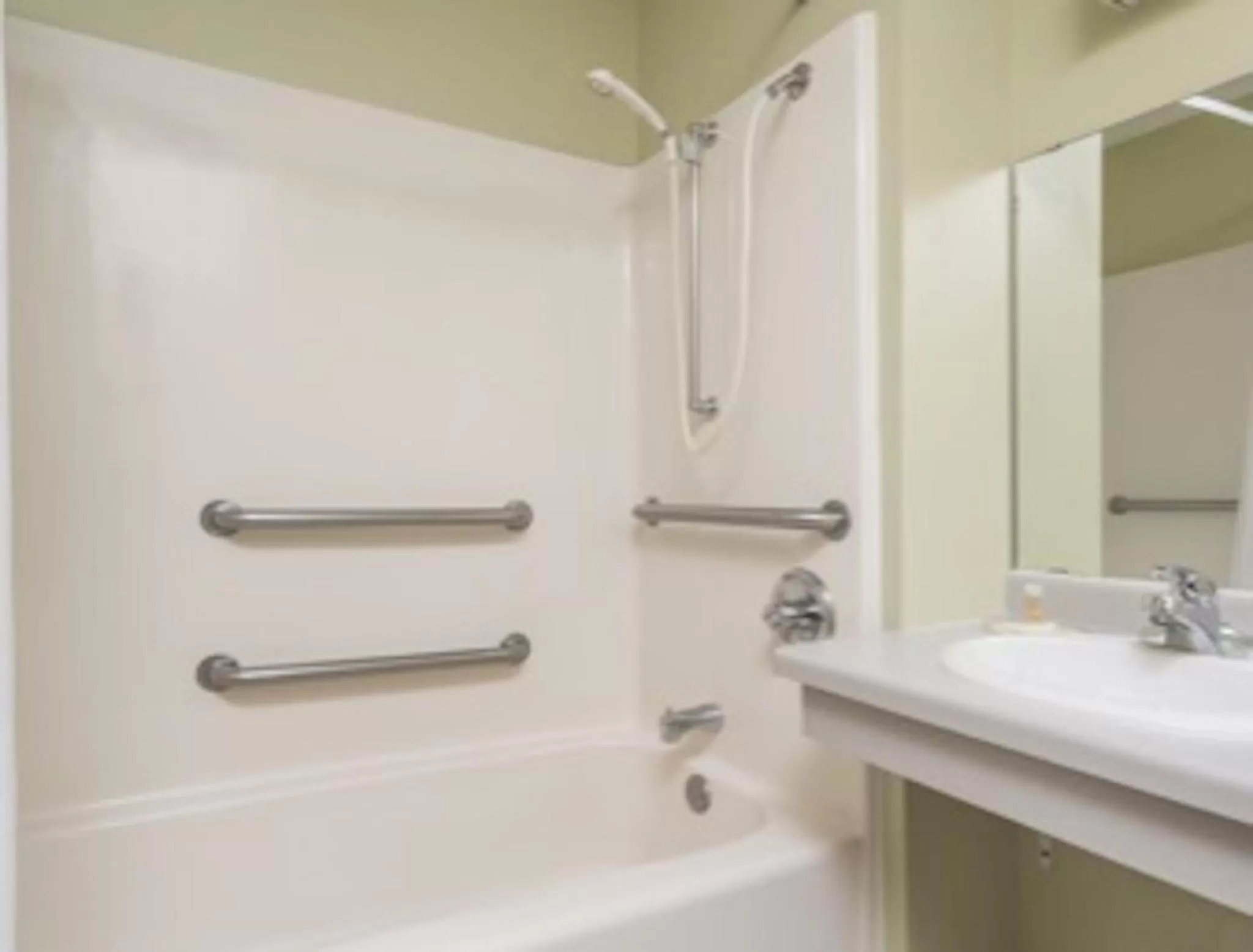 Queen Studio Suite - Non-Smoking in Days Inn by Wyndham West-Eau Claire