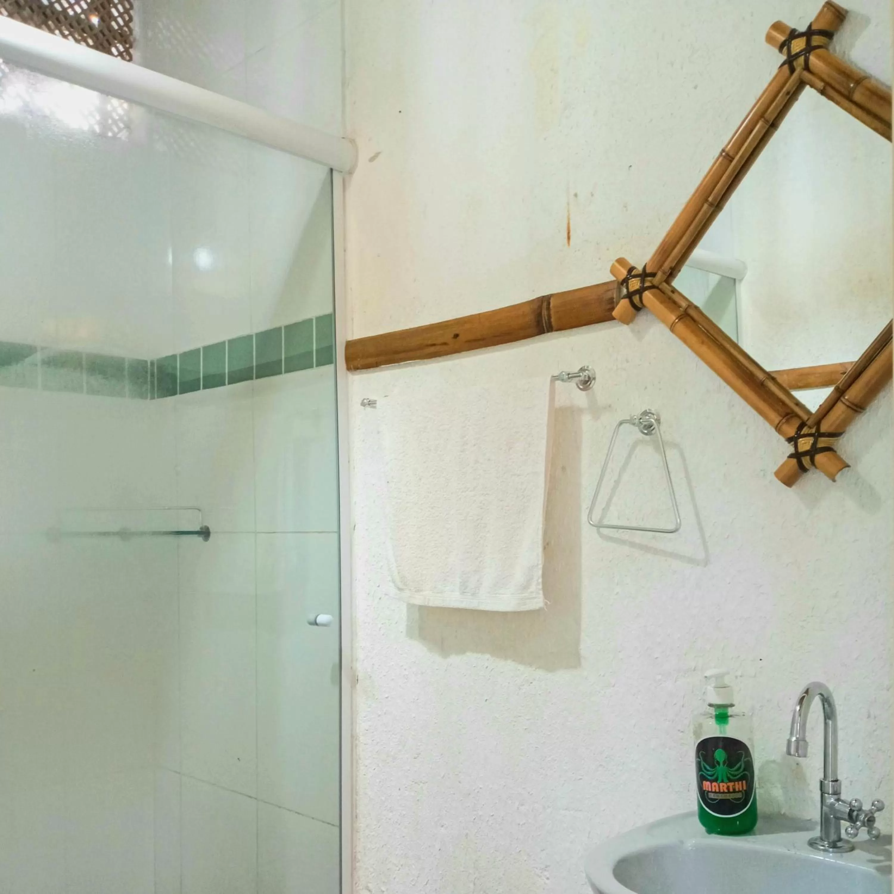 Bathroom in Pousada e Hostel Marthi