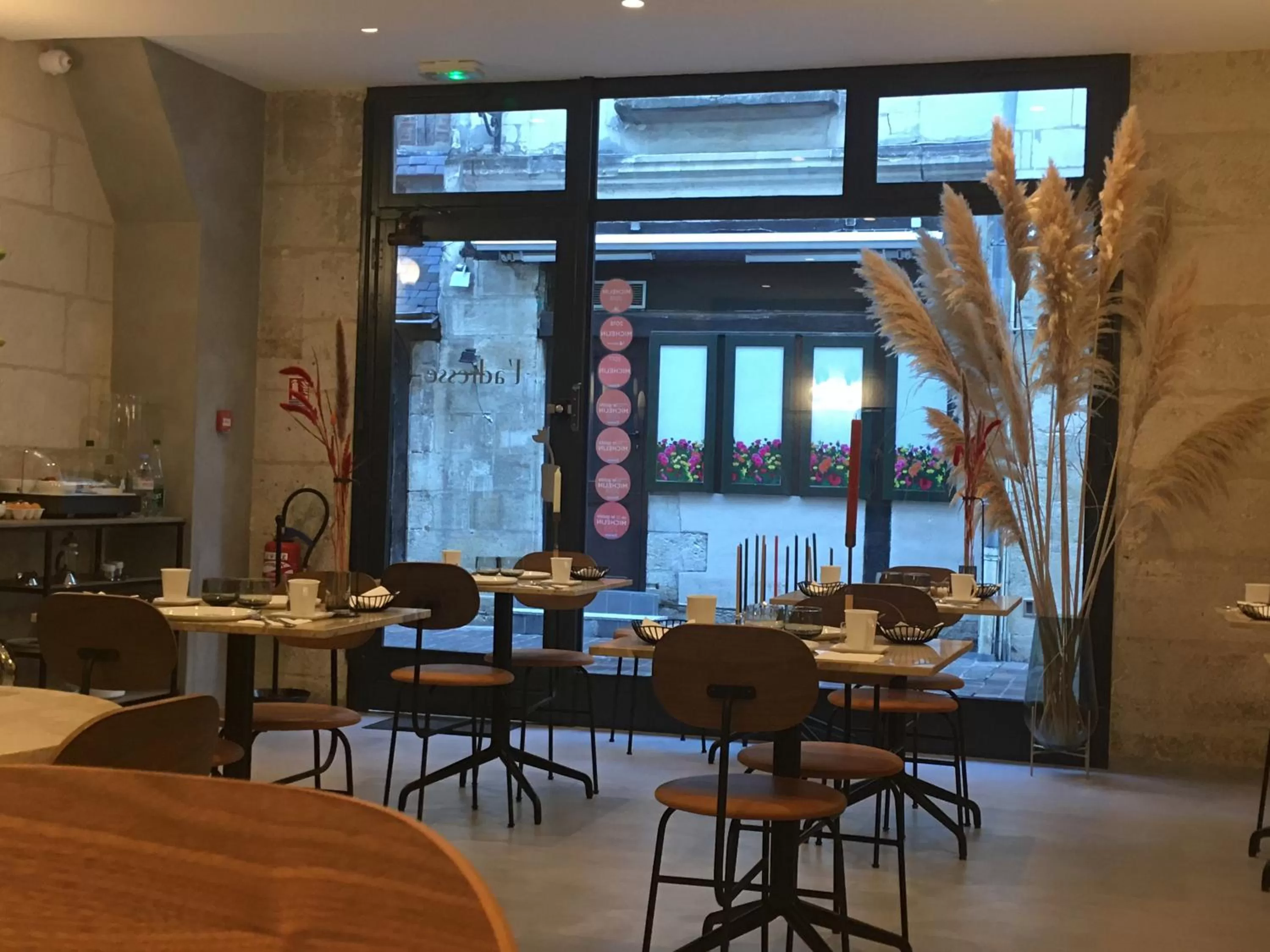 Restaurant/places to eat in Hôtel L'Adresse