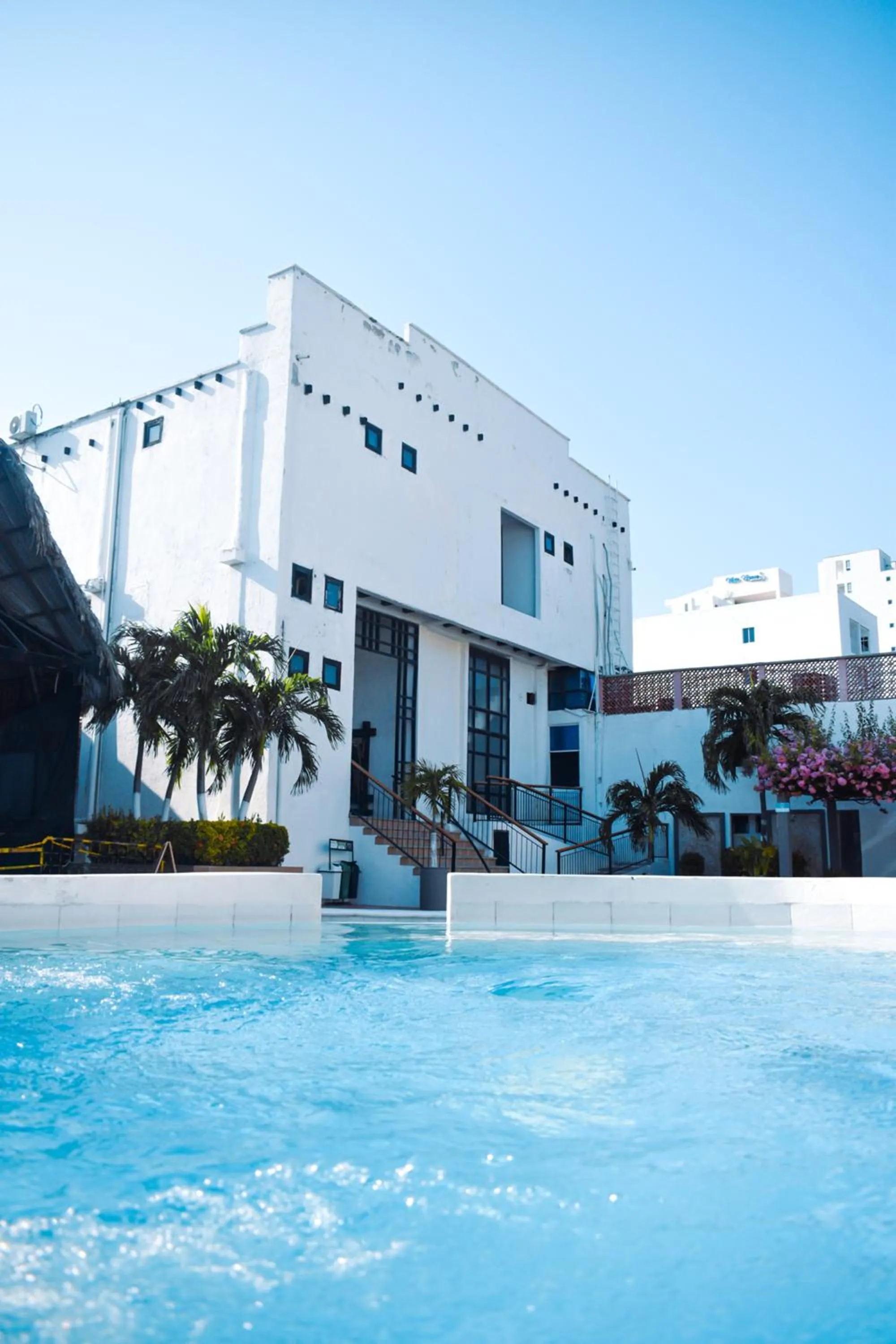 Property building in Hotel Sansiraka Suites By GEH Suites