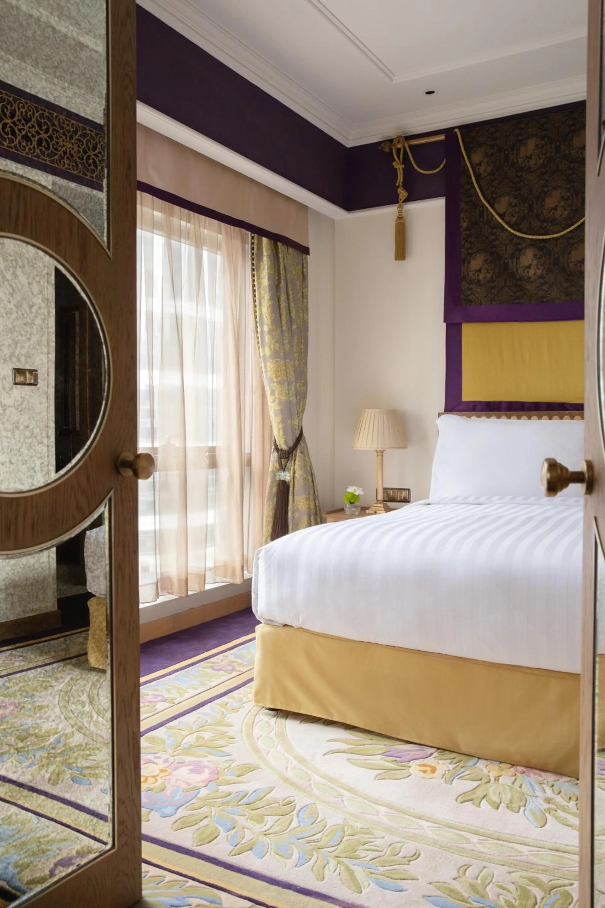 Bed in Jumeirah Living Guangzhou